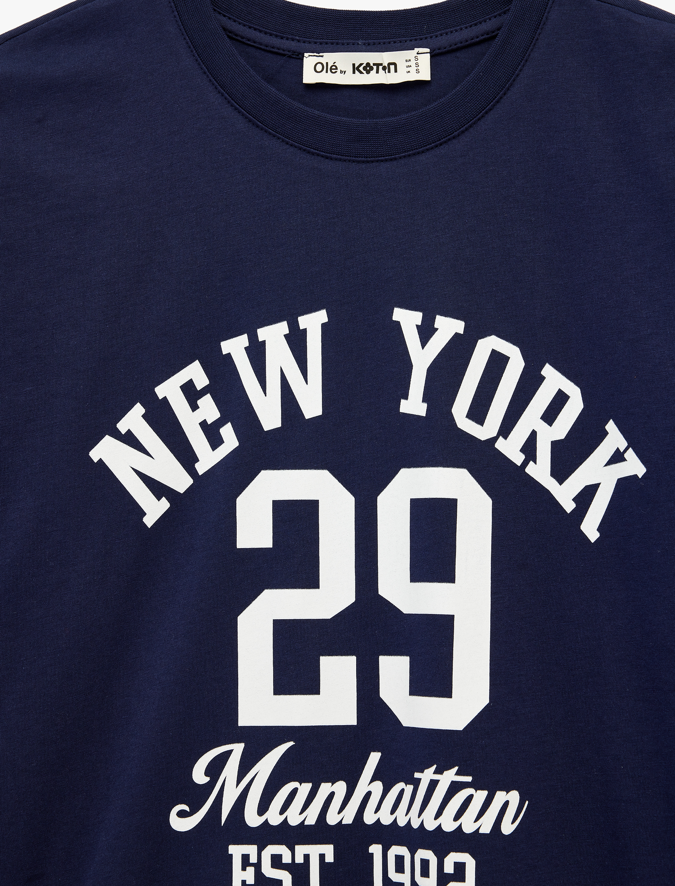   Rahat Kalıp Kısa Kollu Bisiklet Yaka Kolej Baskılı Tişört