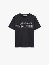 Rahat Kalıp Kısa Kollu Bisiklet Yaka Pamuklu Baskılı Fiyonklu Tişört