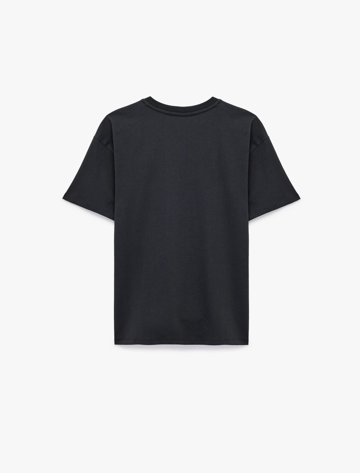  Rahat Kalıp Kısa Kollu Bisiklet Yaka Pamuklu Baskılı Fiyonklu Tişört