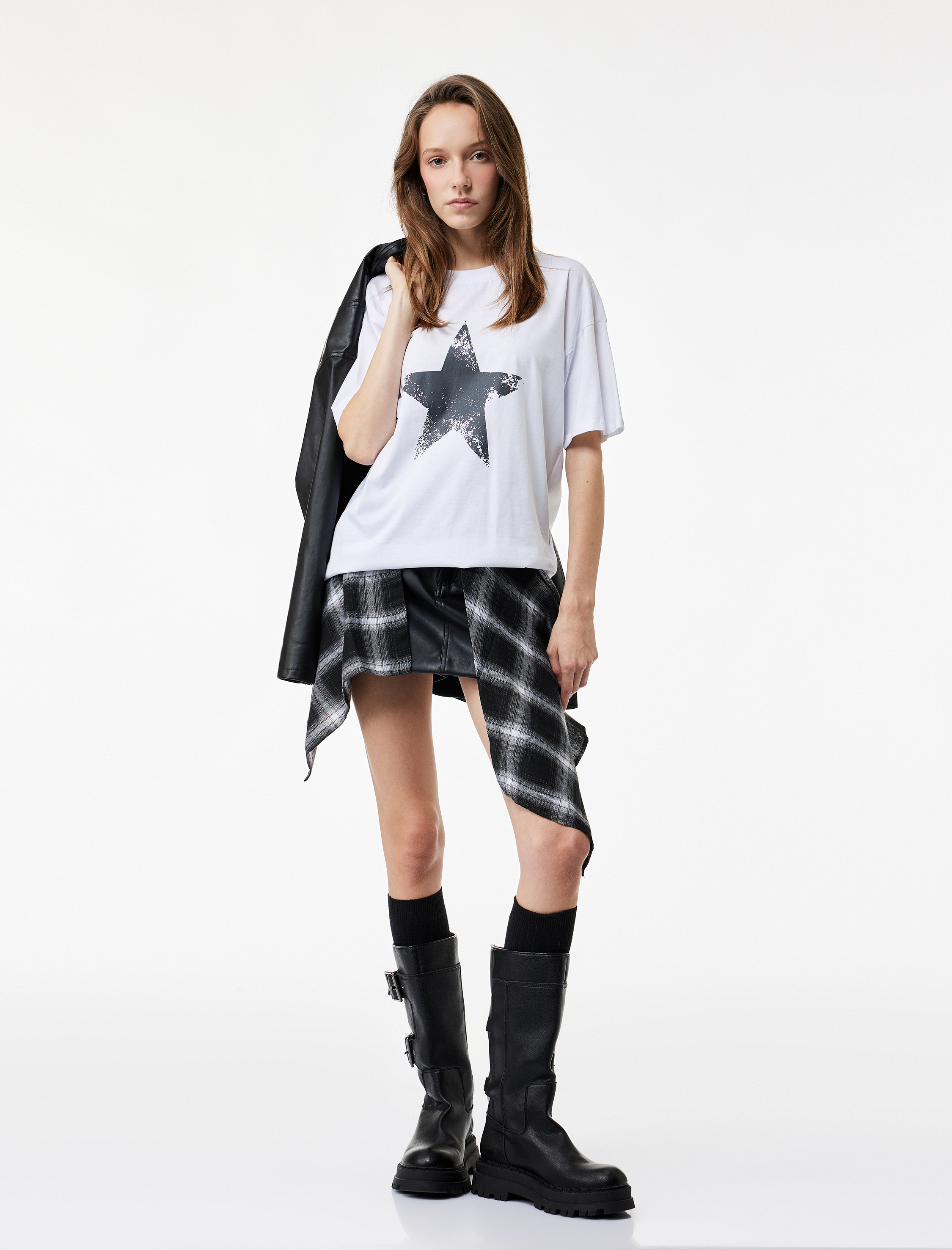   Arkası Yıldız Baskılı Kısa Kollu Bisiklet Yaka Oversize Tişört