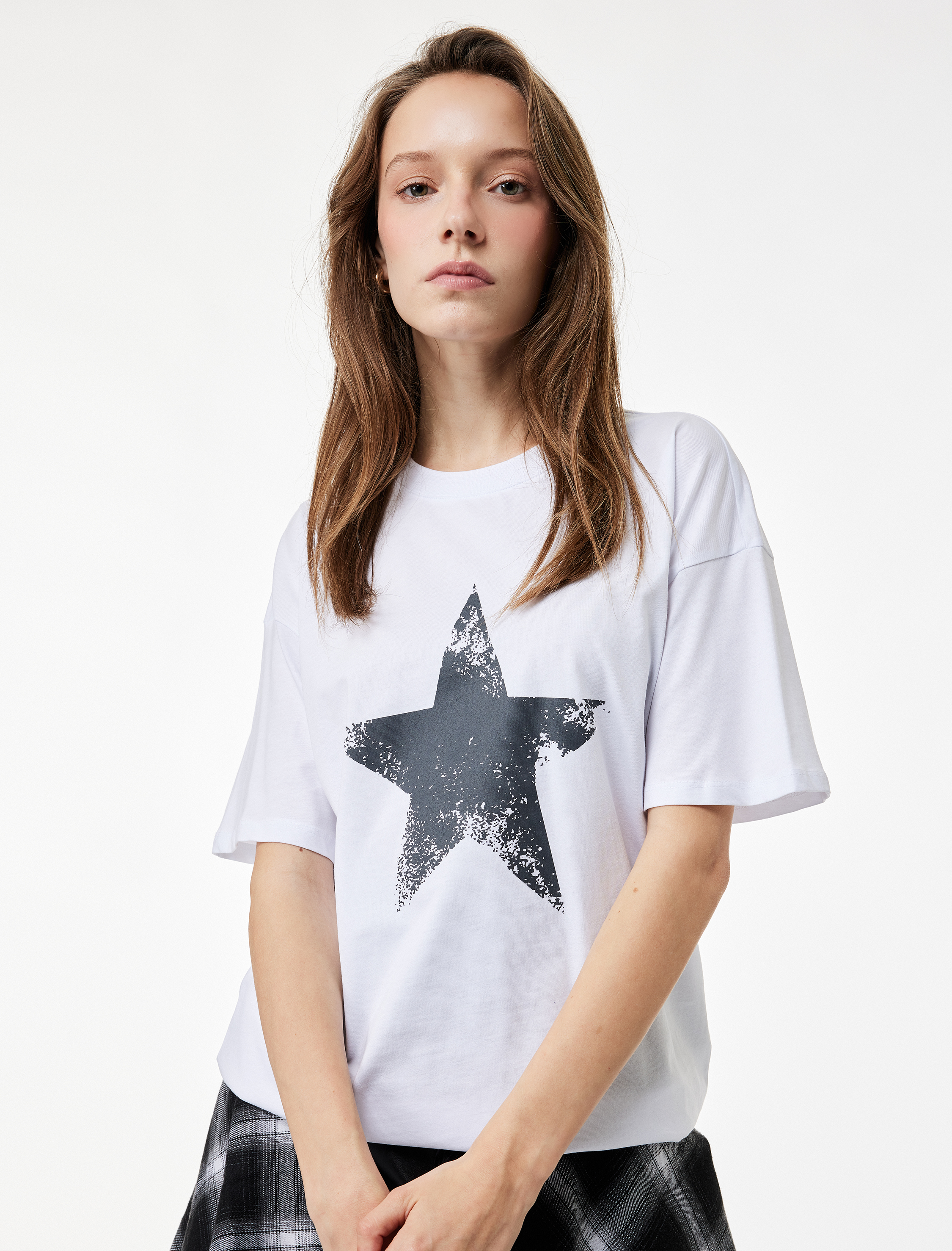   Arkası Yıldız Baskılı Kısa Kollu Bisiklet Yaka Oversize Tişört