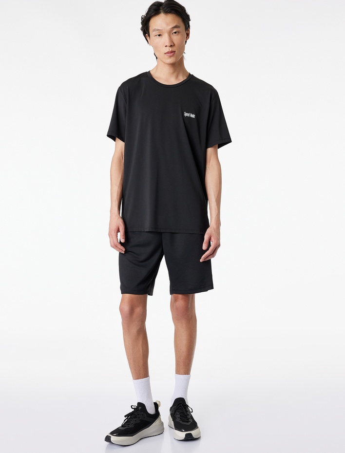  Rahat Kalıp Kısa Kollu Bisiklet Yaka Arkası Baskılı Spor Tişört