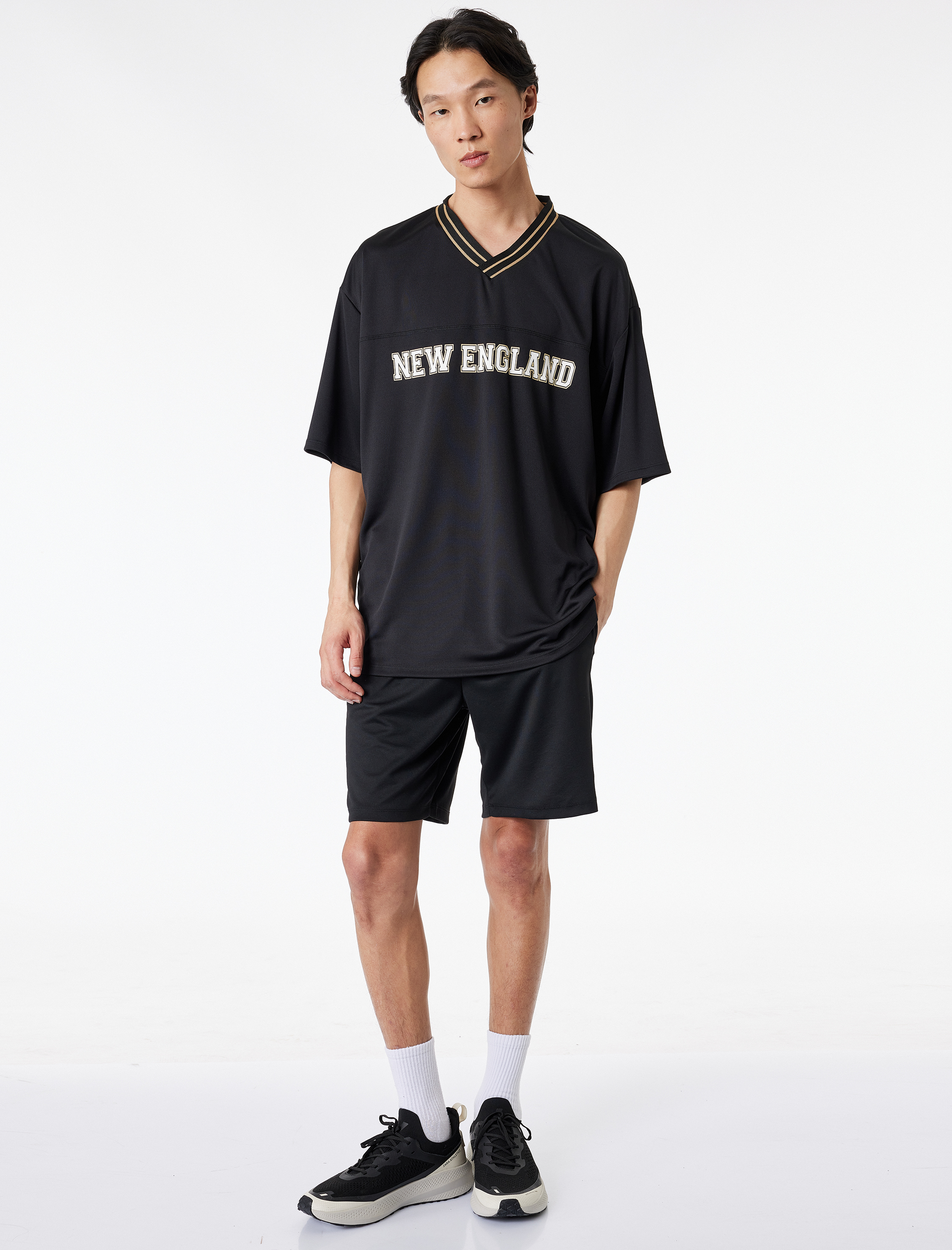   Kısa Kollu V Yaka Baskılı Oversize Spor Tişört