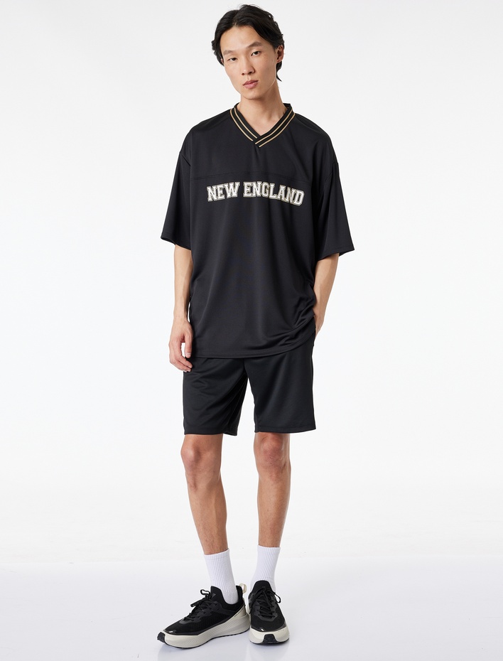  Kısa Kollu V Yaka Baskılı Oversize Spor Tişört