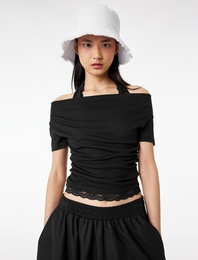 Slim Fit Kısa Kollu Dantel Detaylı Atletli İkili Kayık Yaka Tişört