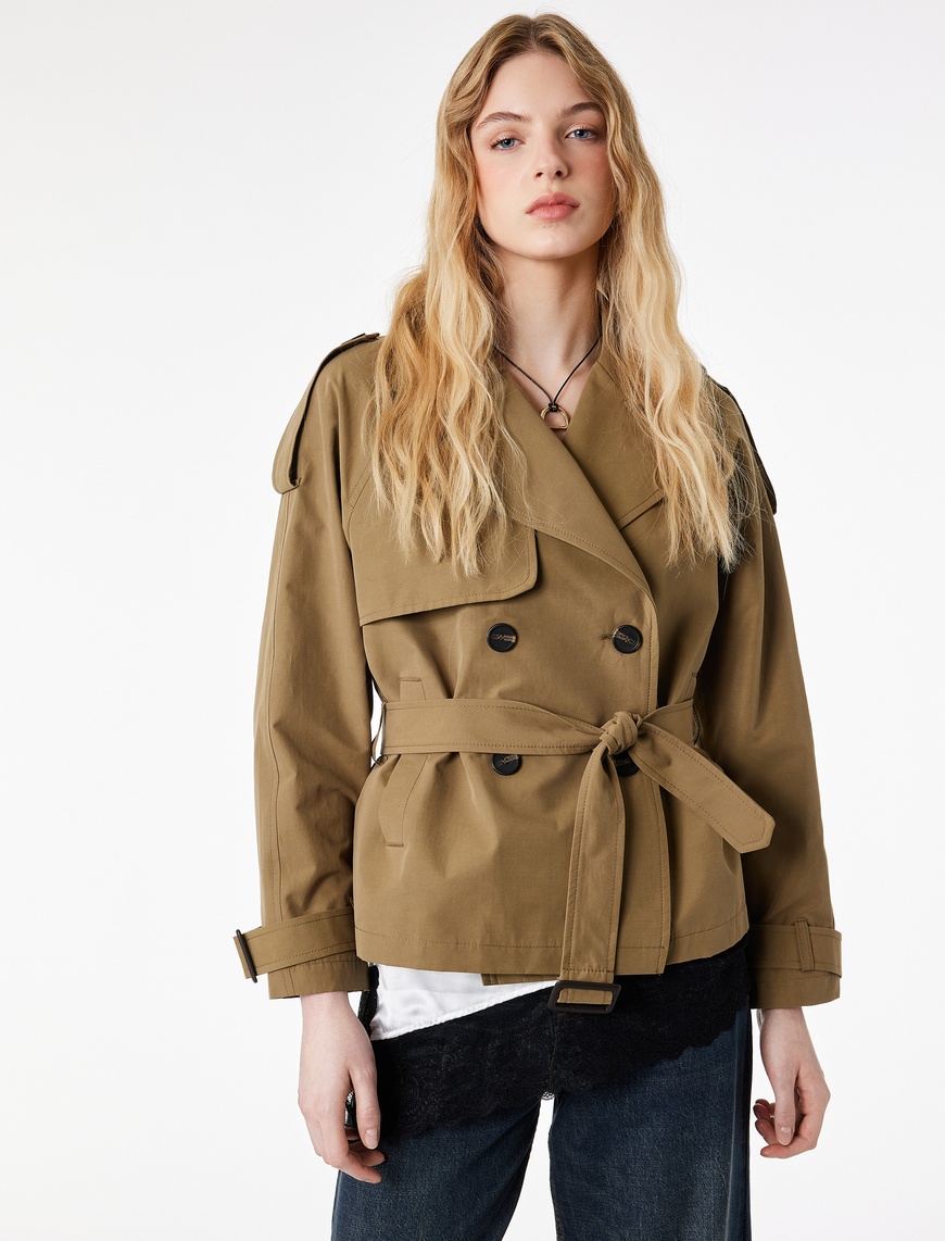 Koton Kadın Uzun Kollu Düğmeli Cepli Kruvaze Kemerli Gabardin Kısa Trençkot