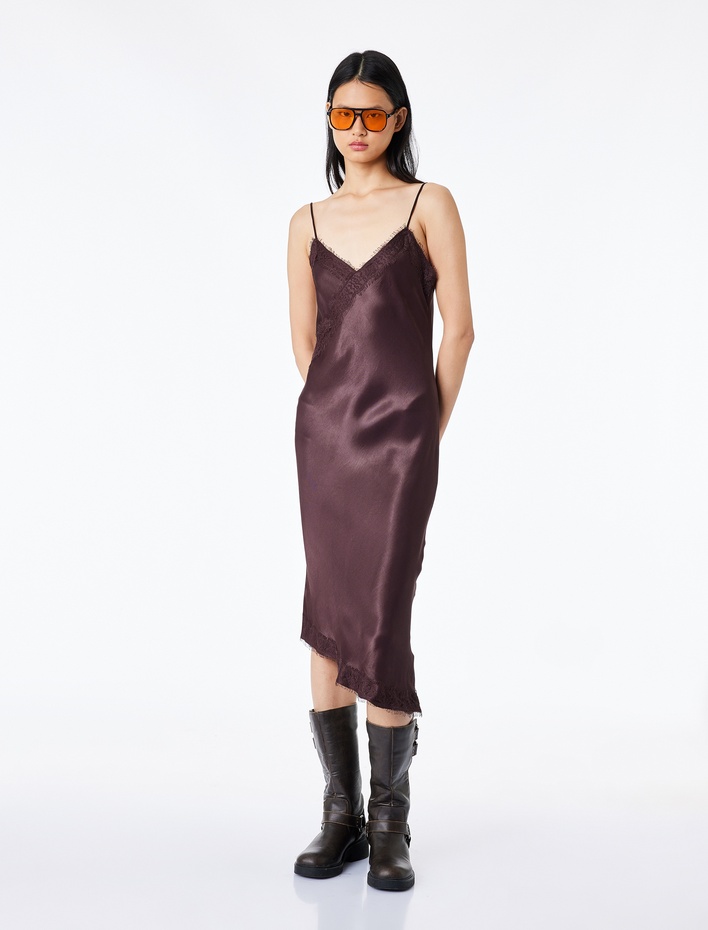  İp Askılı Asimetrik Dantel Detaylı Saten Elbise