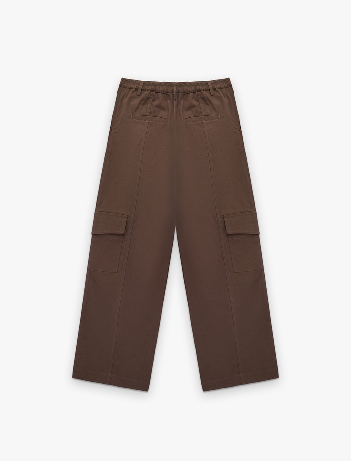  Pamuklu Gabardin Düğmeli Rahat Kalıp Kargo Cepli Pantolon