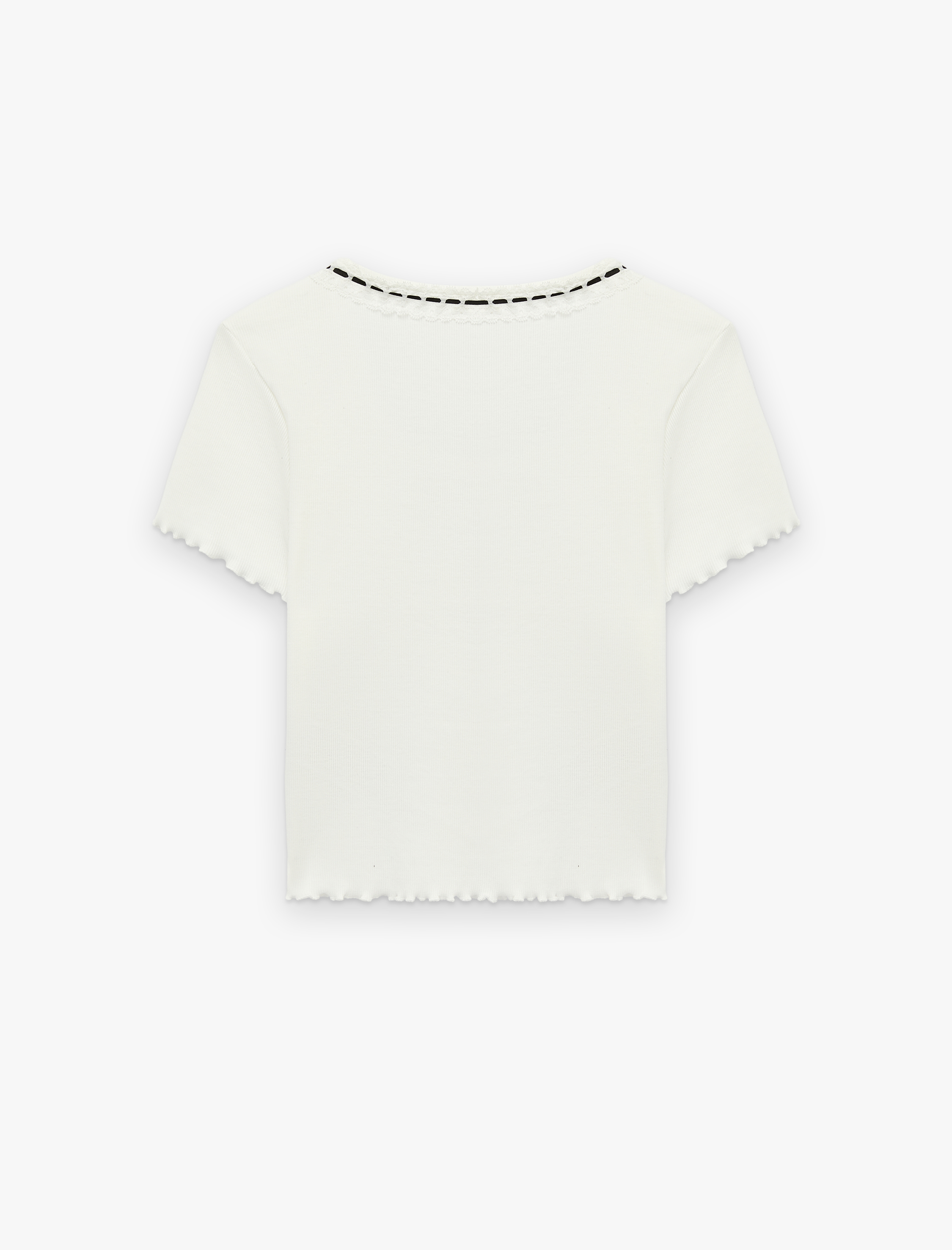   Pamuklu U Yaka Kısa Kollu Slim Fit Fiyonklu Tişört