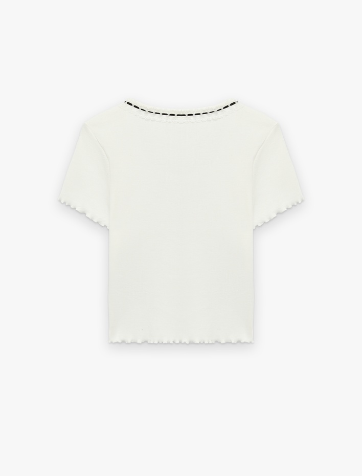  Pamuklu U Yaka Kısa Kollu Slim Fit Fiyonklu Tişört