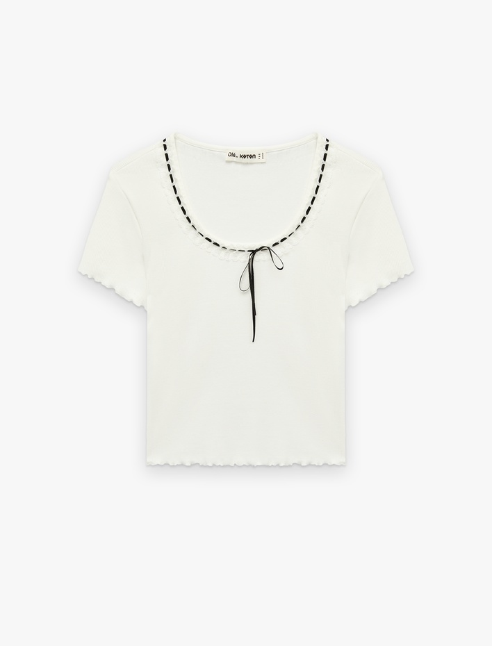  Pamuklu U Yaka Kısa Kollu Slim Fit Fiyonklu Tişört