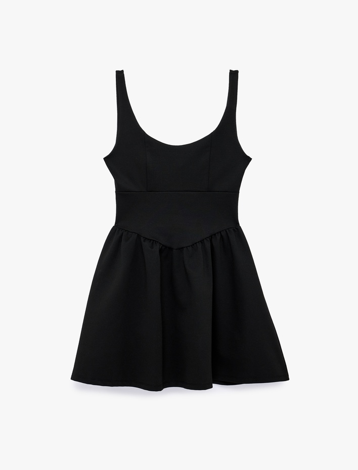  Kolsuz U Yaka Rahat Kalıp Mini Kloş Elbise