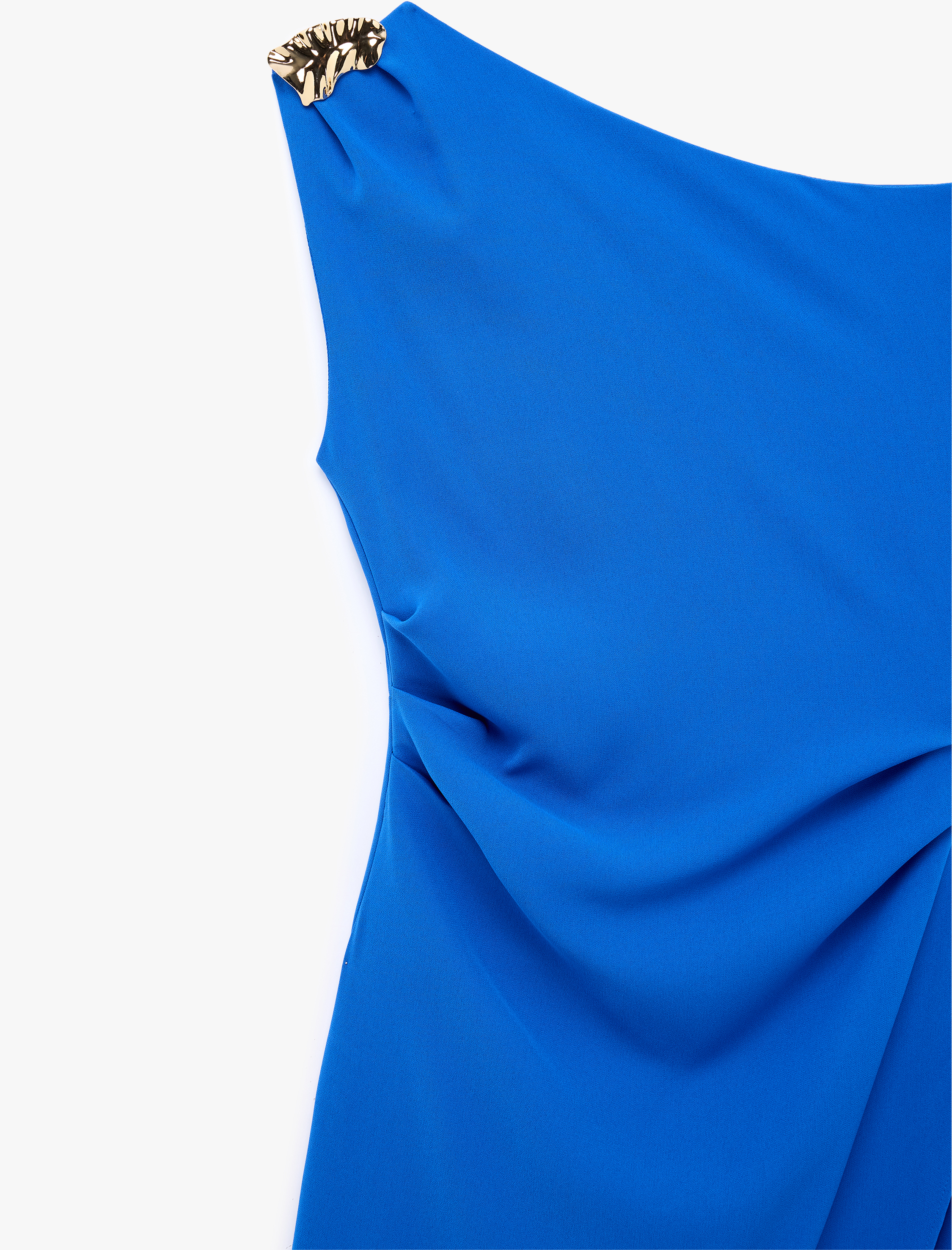   Krep Kumaş Aksesuar Detaylı Kruvaze Drapeli Kolsuz Tek Omuz Midi Elbise