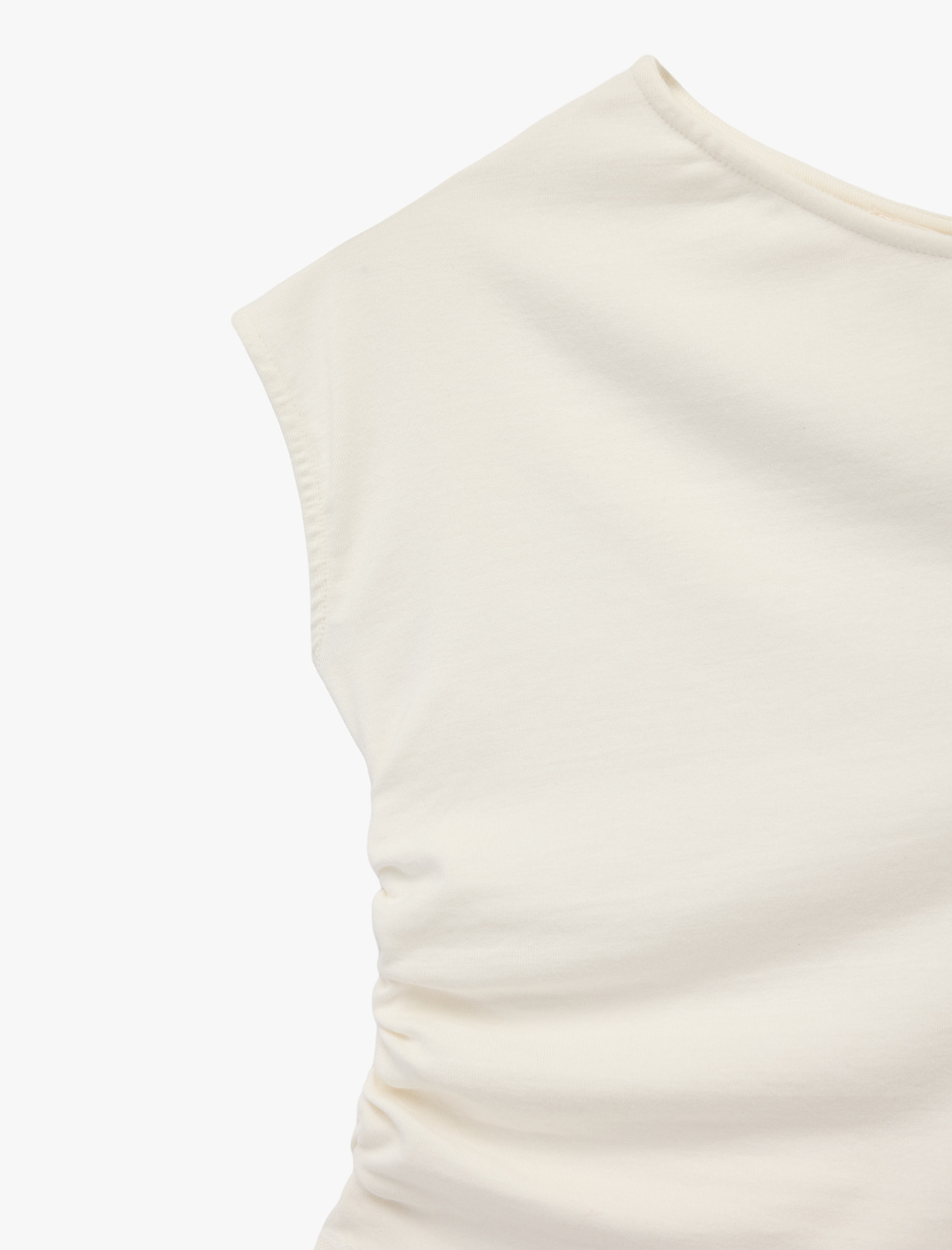   Dantel Detaylı Kısa Kollu Asimetrik Yaka Drapeli Omzu Açık Tişört