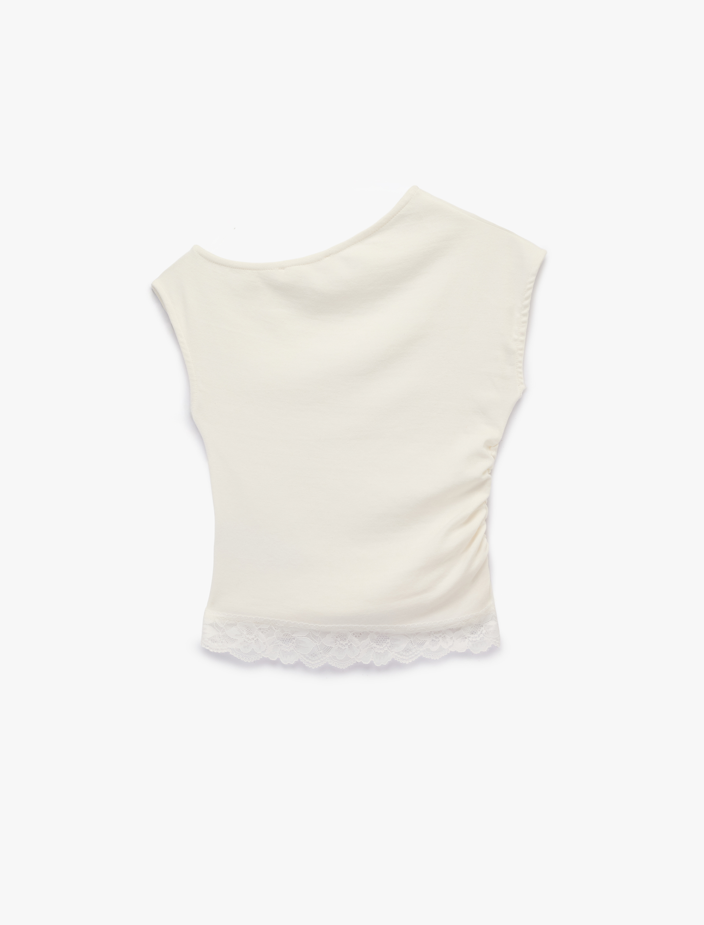   Dantel Detaylı Kısa Kollu Asimetrik Yaka Drapeli Omzu Açık Tişört