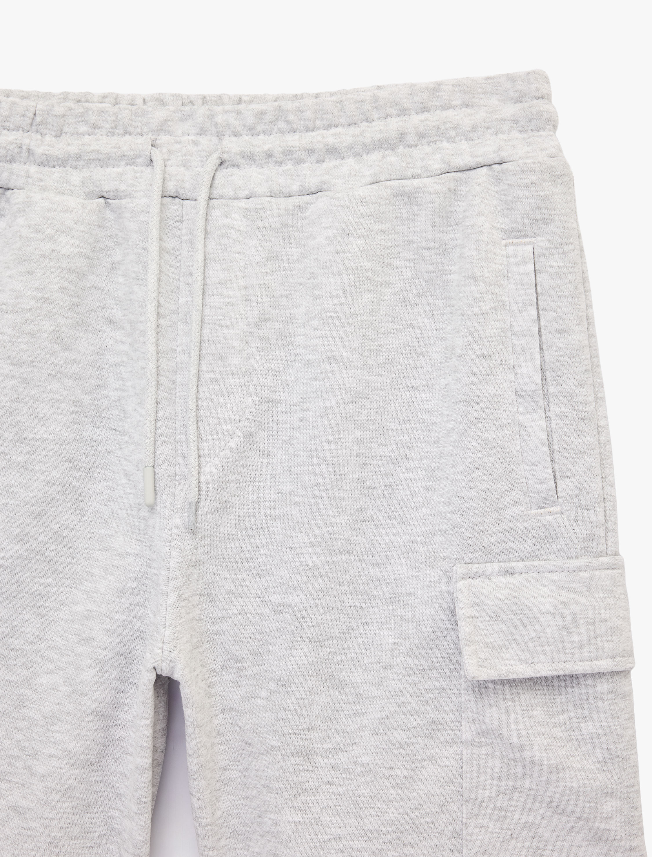   Rahat Kalıp Kapaklı Cep Detaylı Beli Bağcıklı Spor Şort