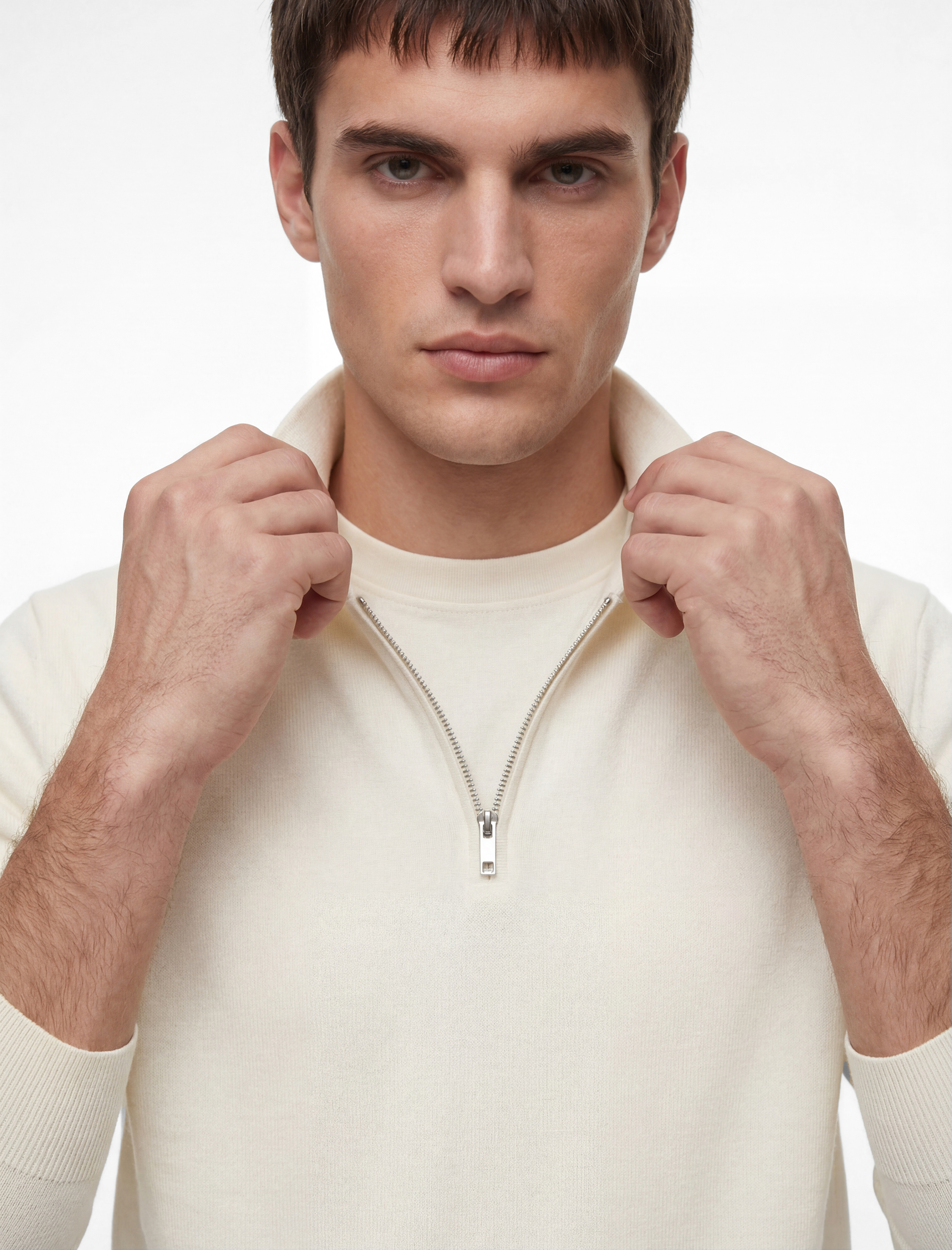   Regular Fit Viskon Yarım Fermuarlı Kısa Kollu Triko Tişört