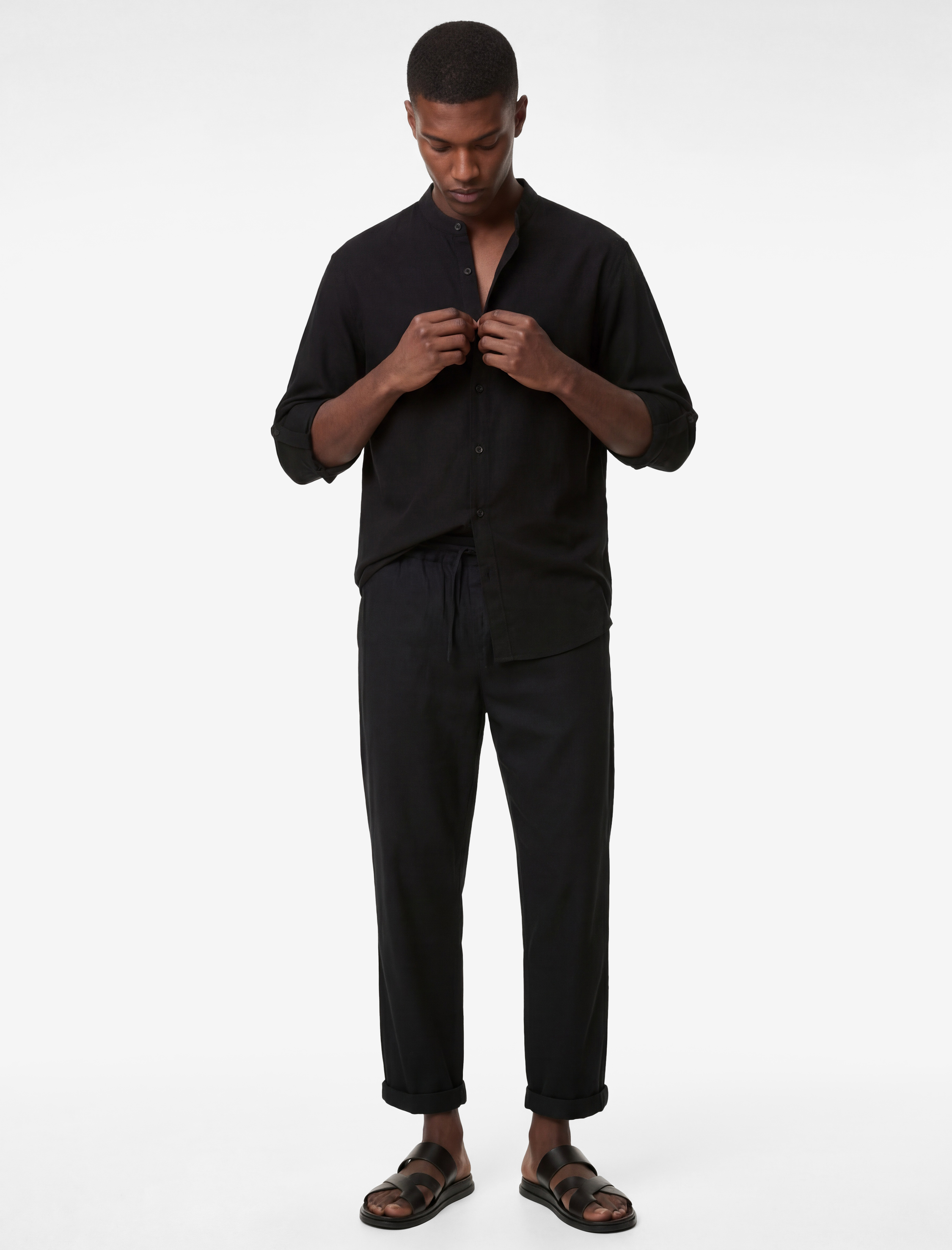   Pamuklu Regular Fit Düğme Detaylı Uzun Kollu Hakim Yaka Gömlek