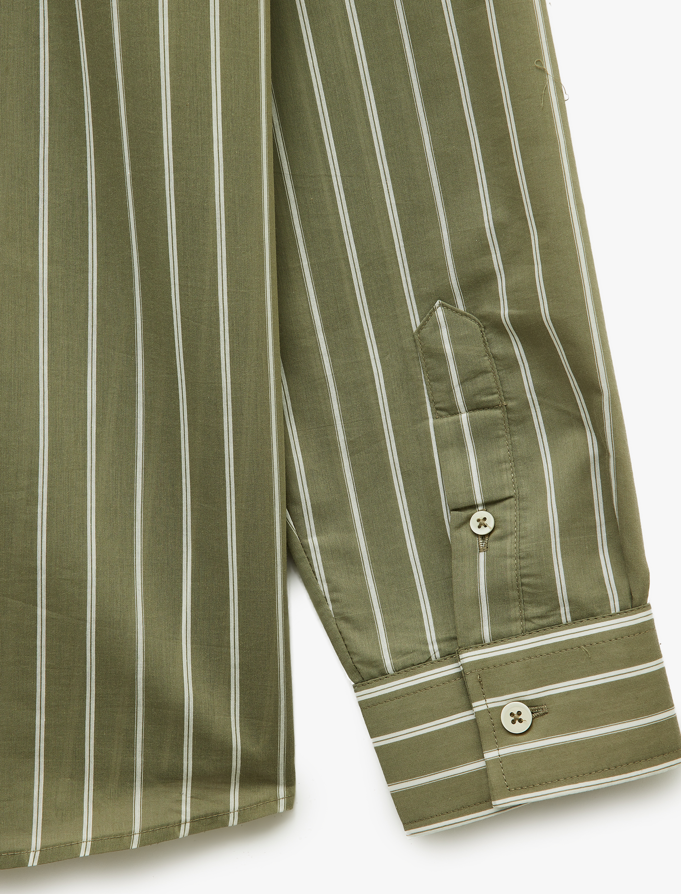   Düğmeli Regular Fit Pamuklu Poplin Klasik Yaka Uzun Kollu Çizgili Gömlek