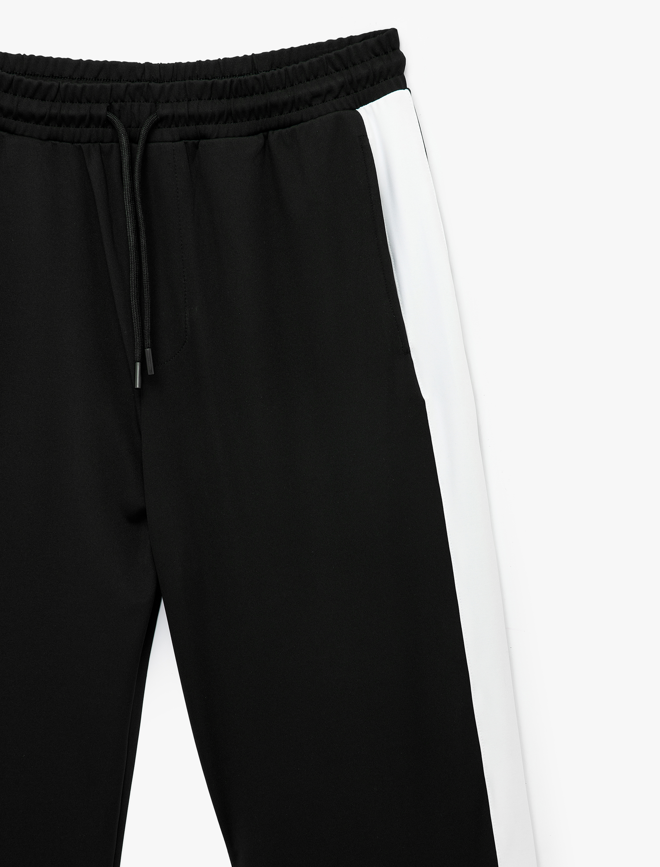   Renk Kontrastlı Cepli Beli Bağcıklı Geniş Paça Spor Eşofman Altı