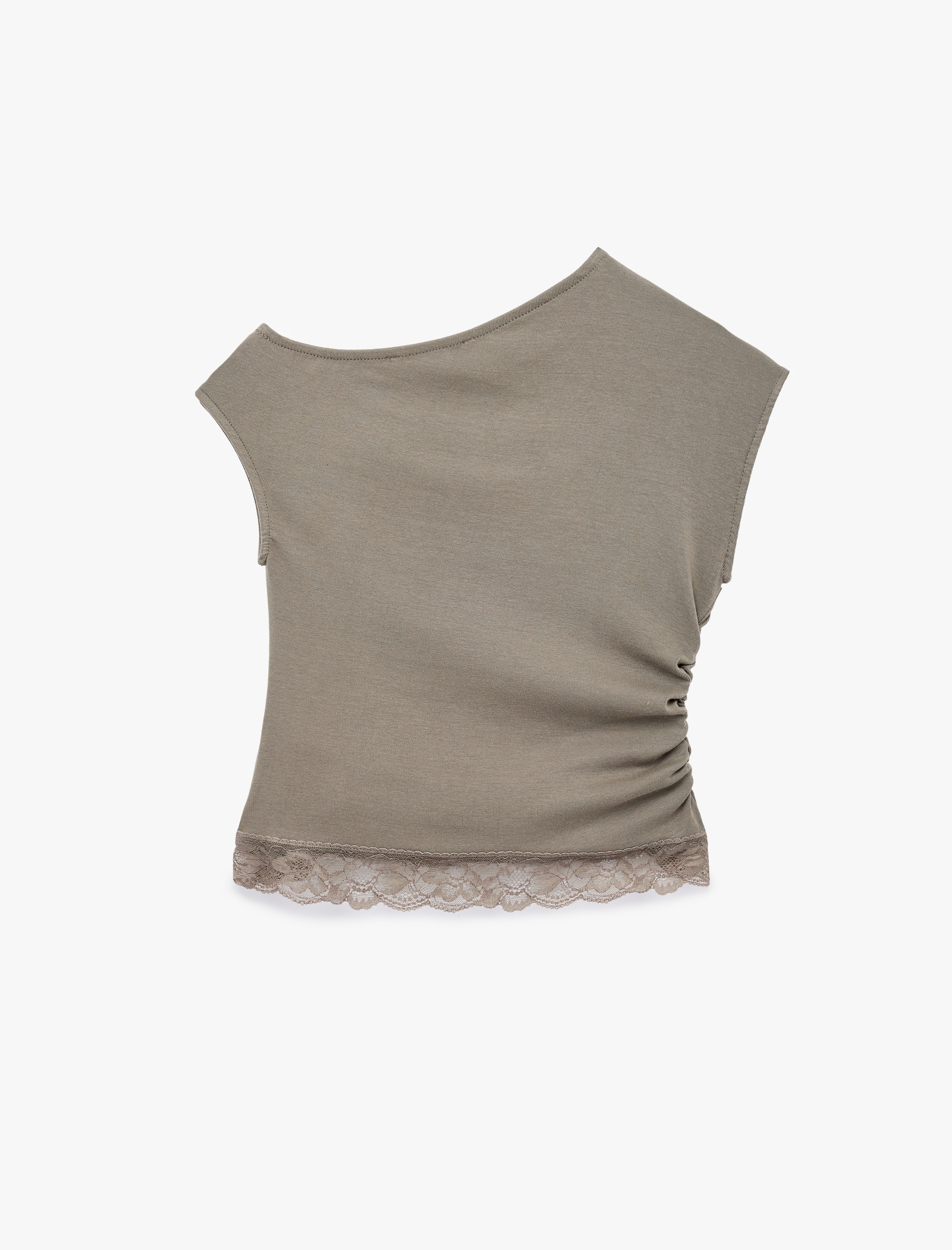   Dantel Detaylı Kısa Kollu Asimetrik Yaka Drapeli Omzu Açık Tişört