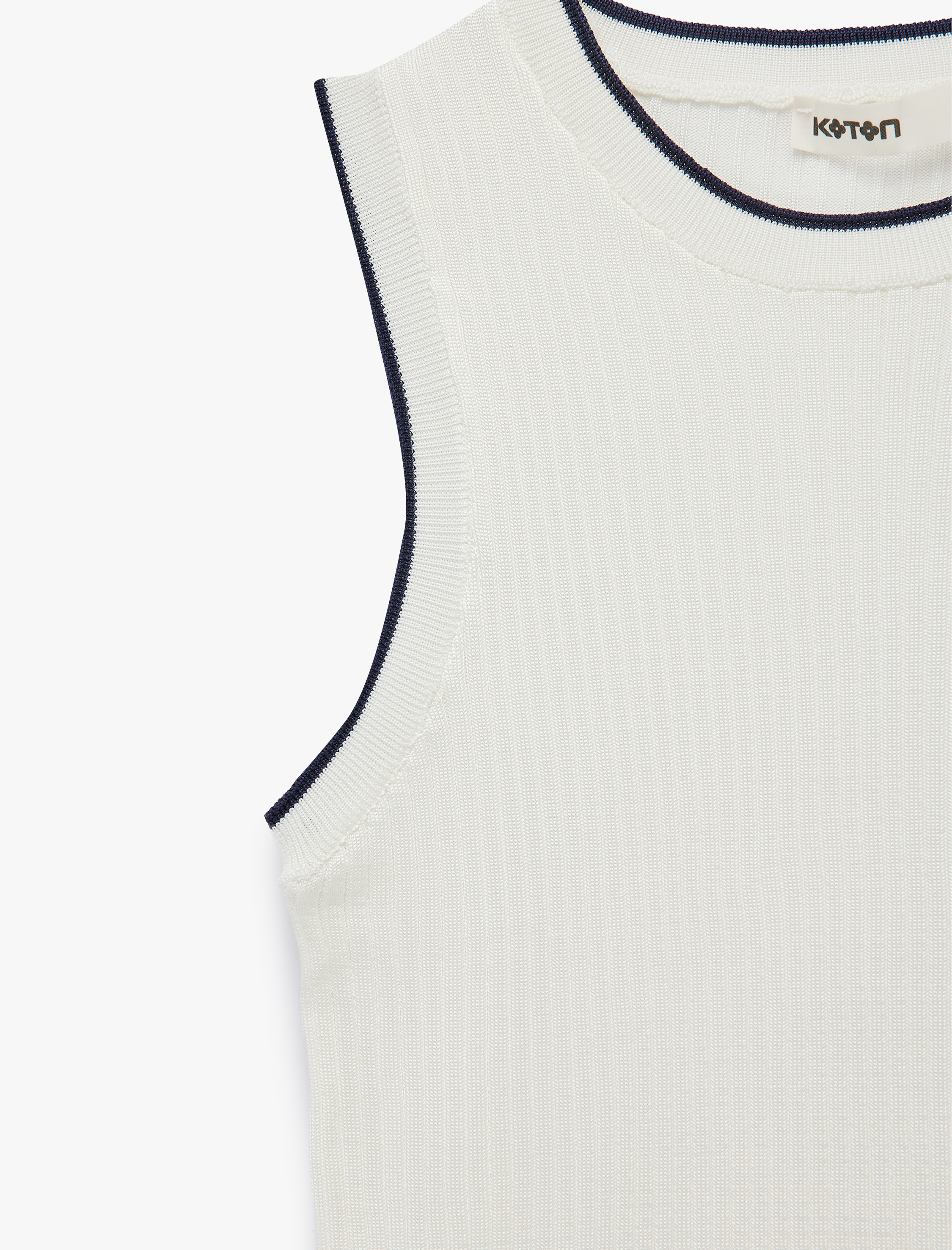   Kontrast Detaylı Bisiklet Yaka Kolsuz Triko Bluz