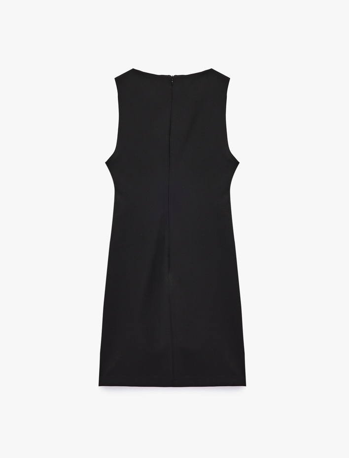  Bisiklet Yaka A Kesim Aksesuar Detaylı Kolsuz Mini Elbise