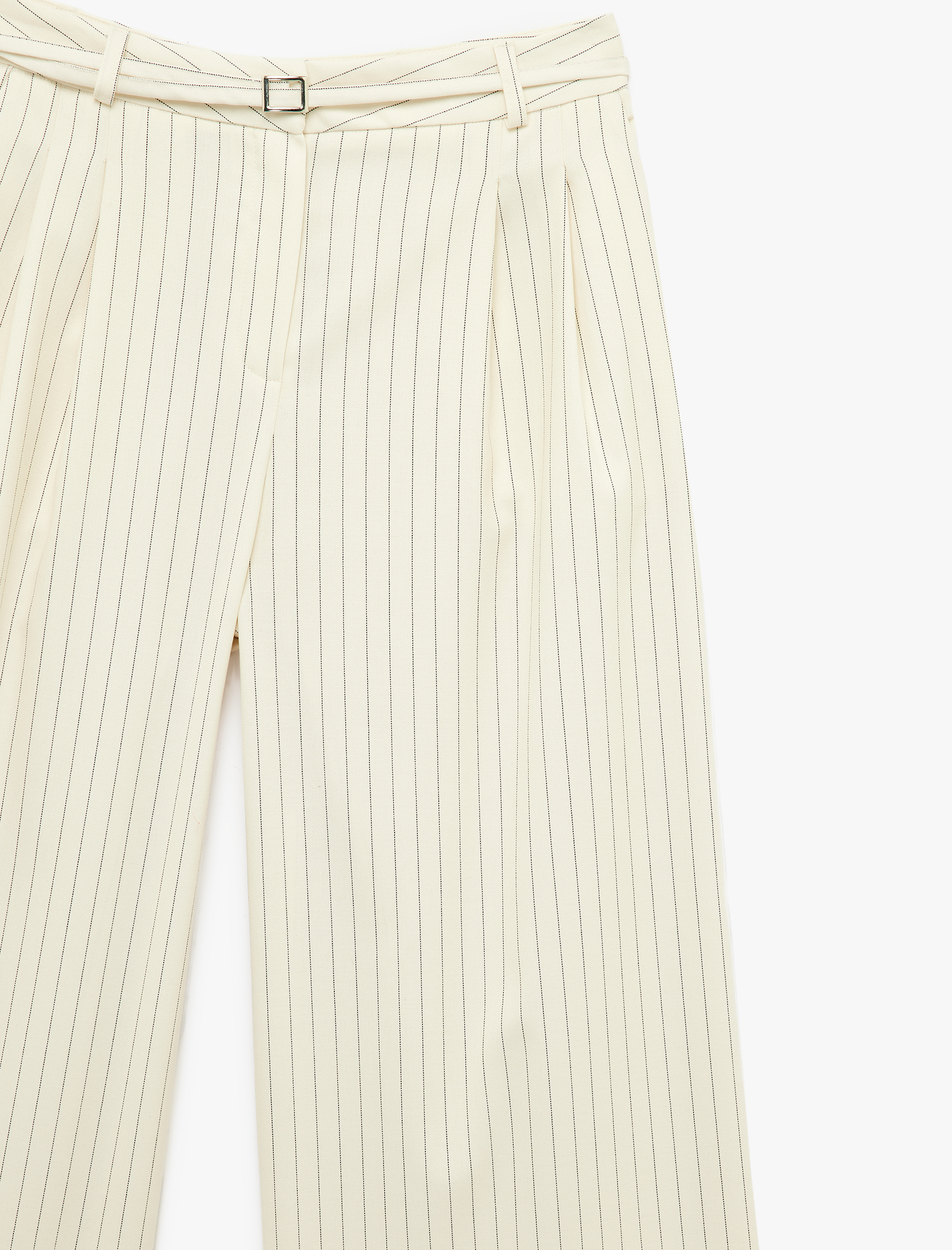   Pile Detaylı Cepli Kemerli Geniş Paça Çizgili Kumaş Pantolon