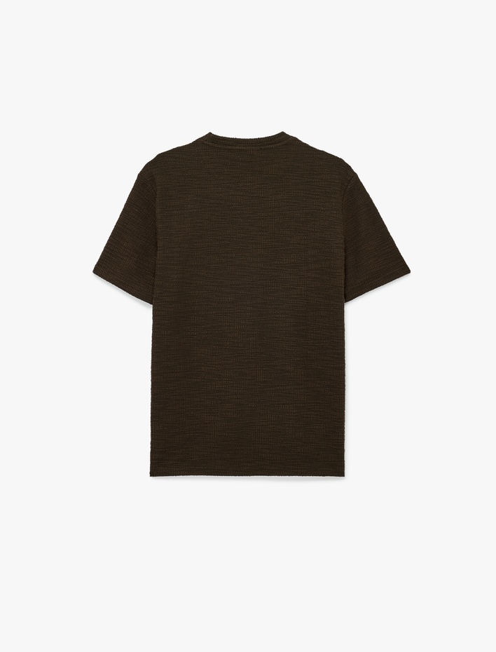  Regular Fit Kısa Kollu Dokulu Bisiklet Yaka Tişört