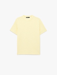 Regular Fit Kısa Kollu Dokulu Bisiklet Yaka Tişört