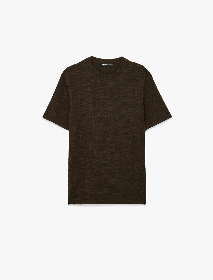  Regular Fit Kısa Kollu Dokulu Bisiklet Yaka Tişört