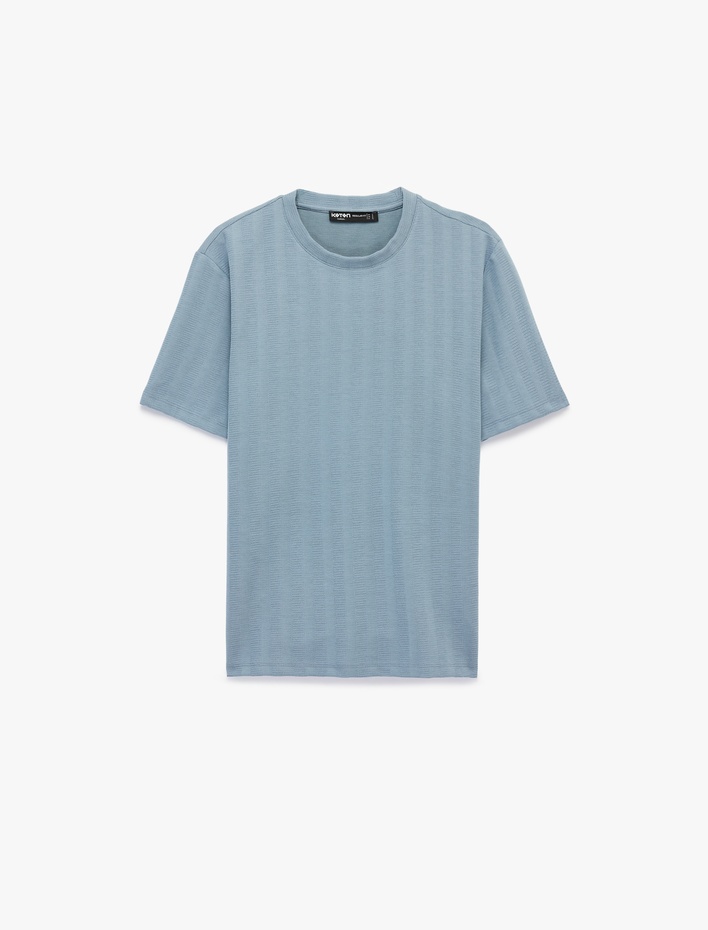  Regular Fit Kısa Kollu Dokulu Bisiklet Yaka Tişört