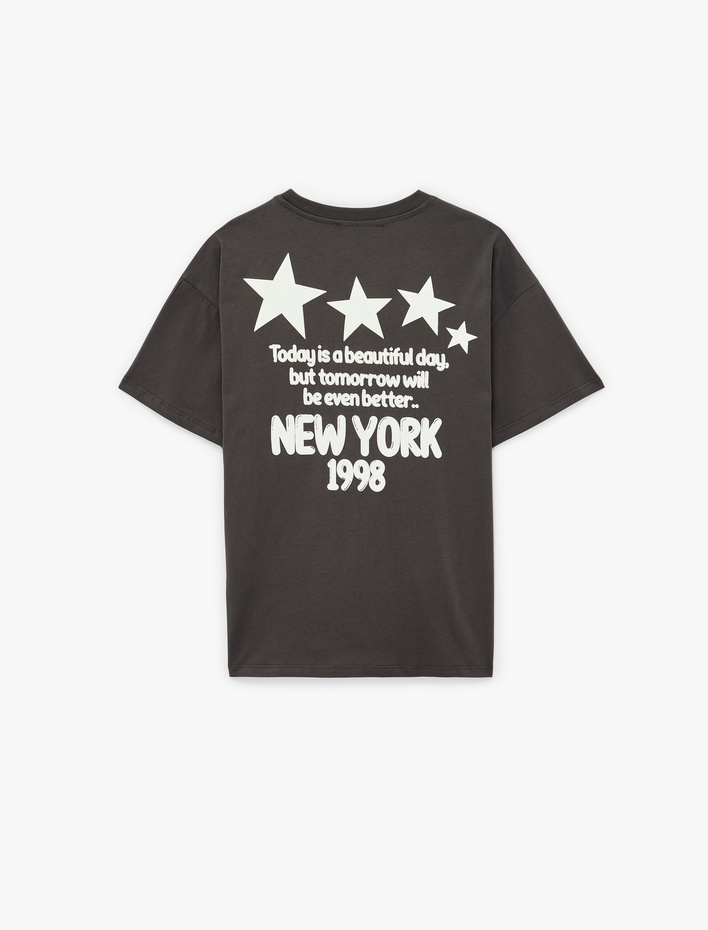  Rahat Kalıp Kısa Kollu Bisiklet Yaka Arkası Baskılı Pamuklu Tişört