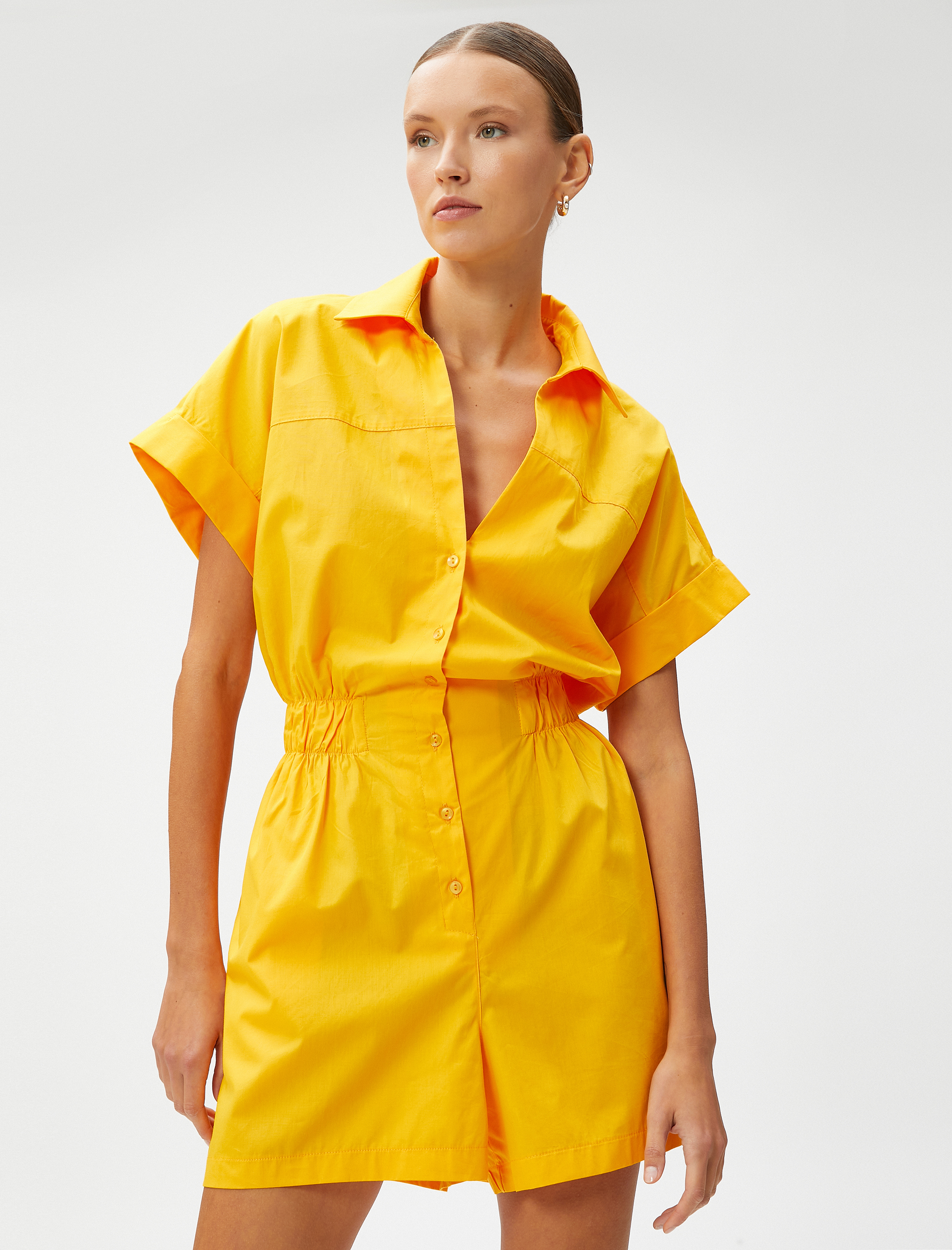   Şortlu Tulum Kısa Kollu Düğmeli Gömlek Yaka