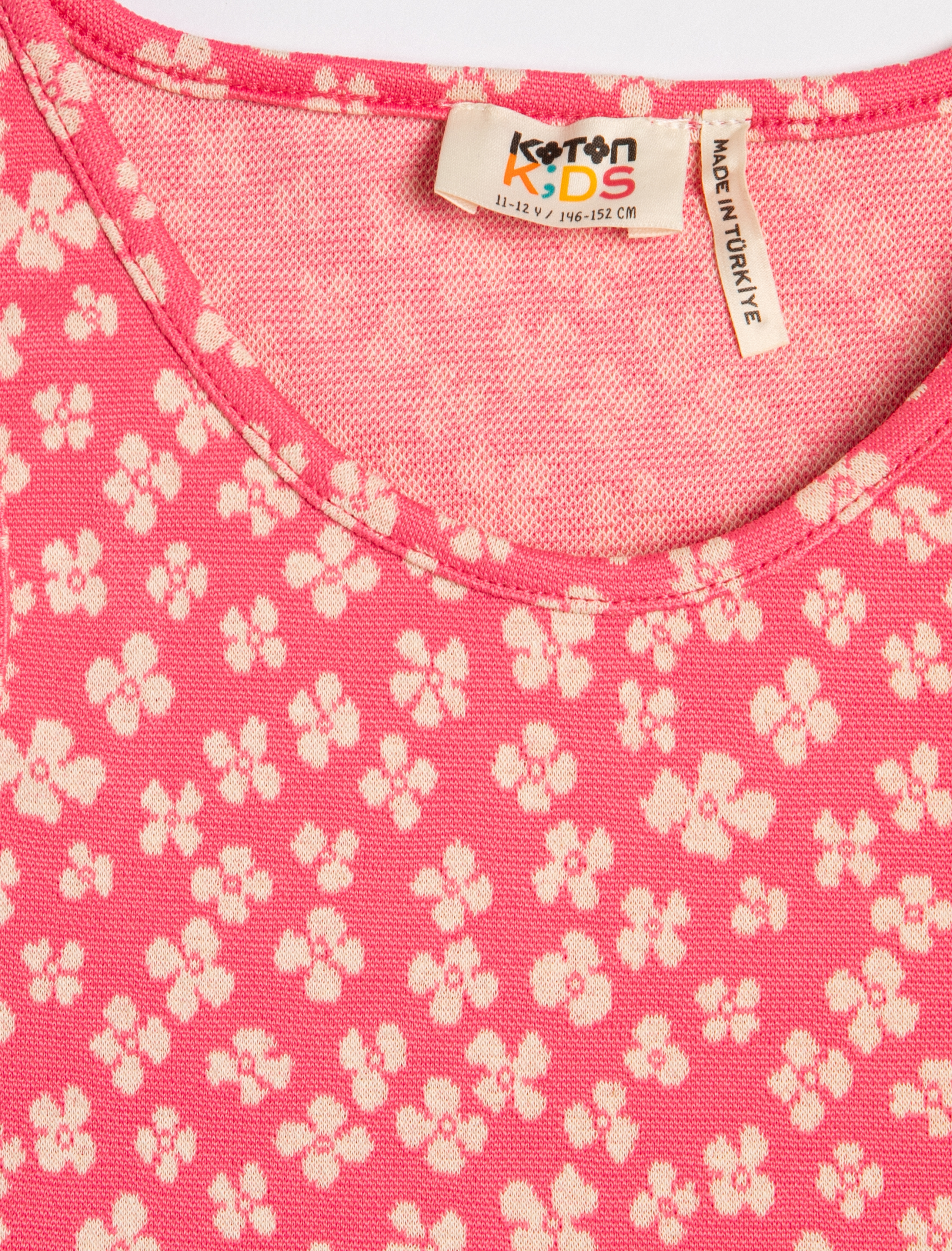  Kız Çocuk Crop Üst Kolsuz Yuvarlak Yaka Çiçekli