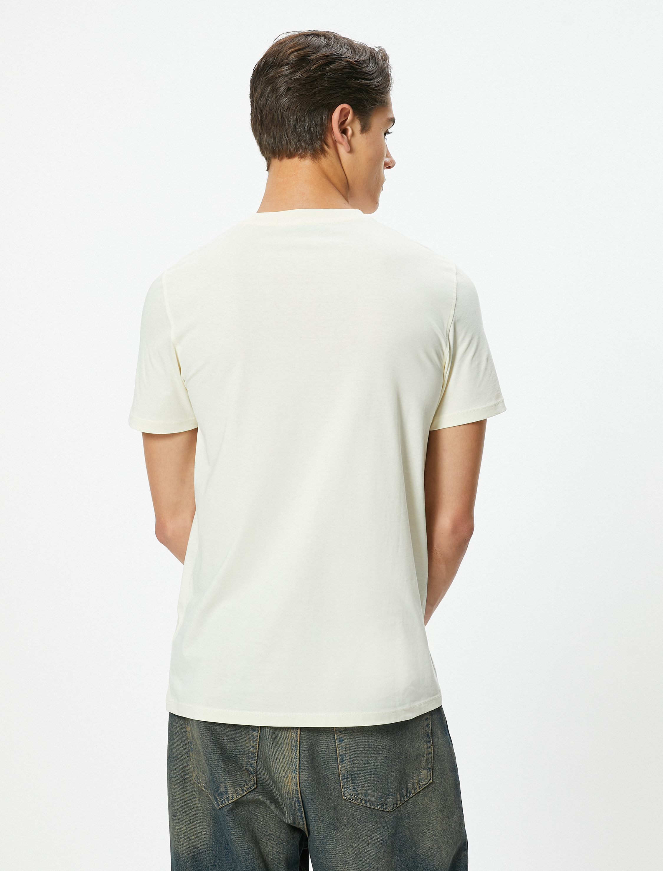   Dar Kesim Pamuklu Kısa Kollu Bisiklet Yaka Basic Tişört