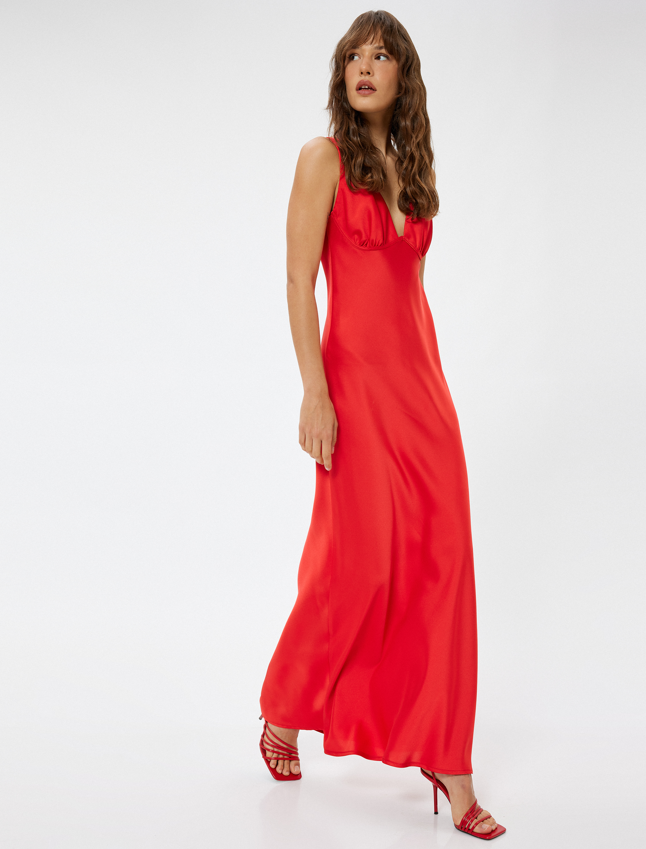   Saten Abiye Elbise Uzun V Yaka Kolsuz