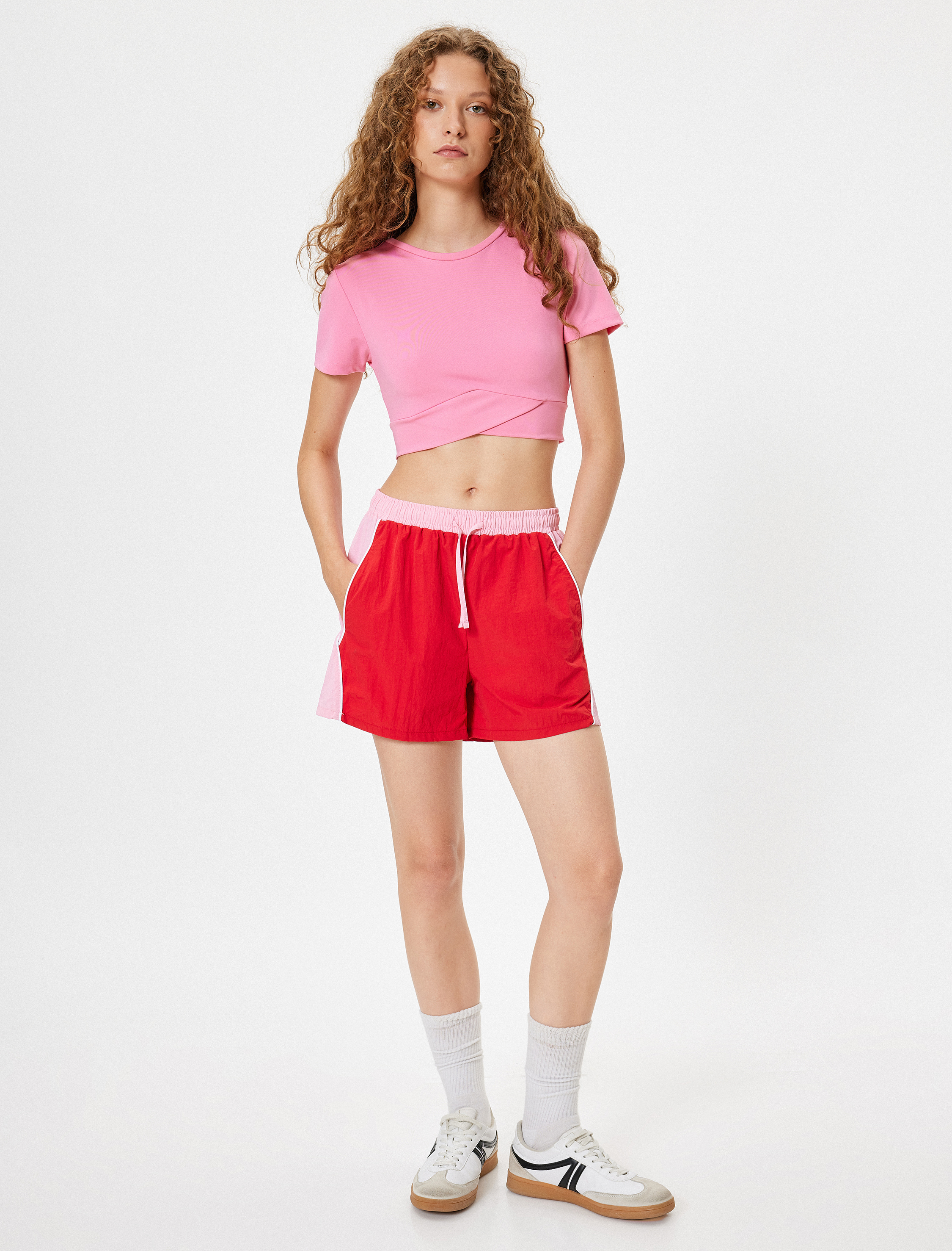   Oversize Spor Şort Yüksek Bel Biyeli Beli Bağcıklı Renk Bloklu Cepli