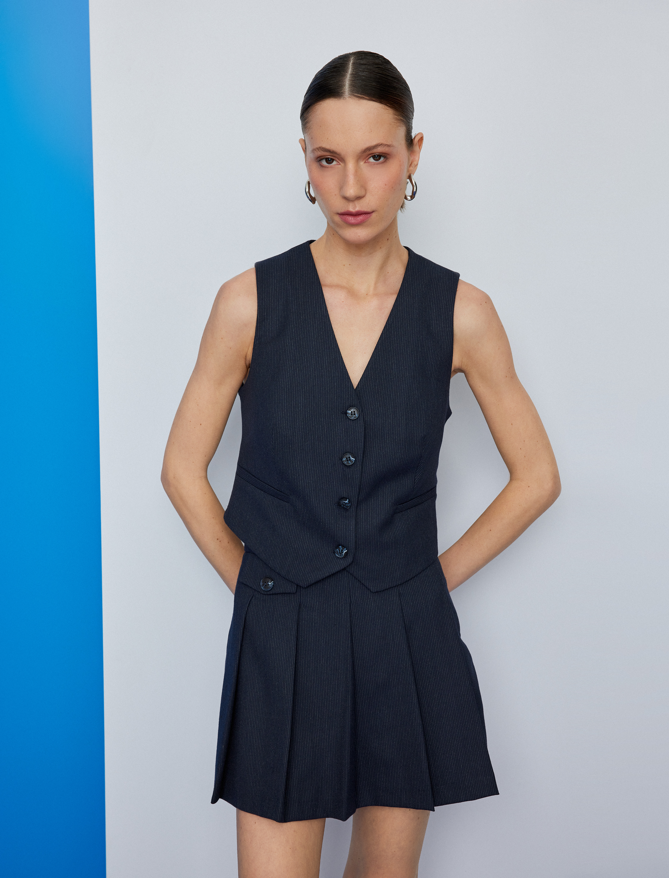   Düğme Detaylı V Yaka Blazer Yelek