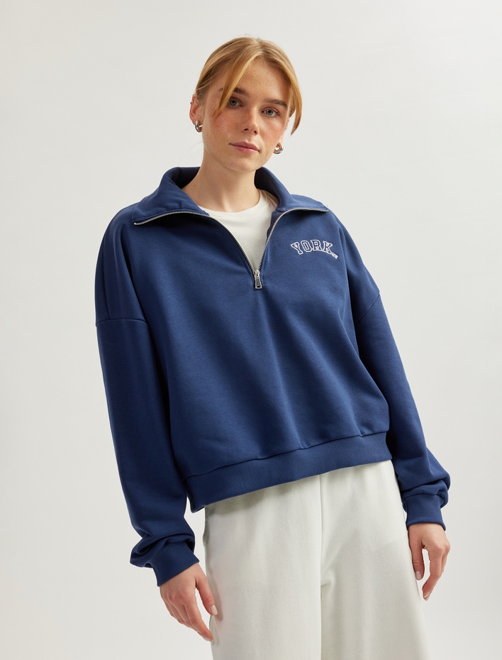  Üç İplik Uzun Kollu Dik Yaka Yarım Fermuarlı Sweatshirt