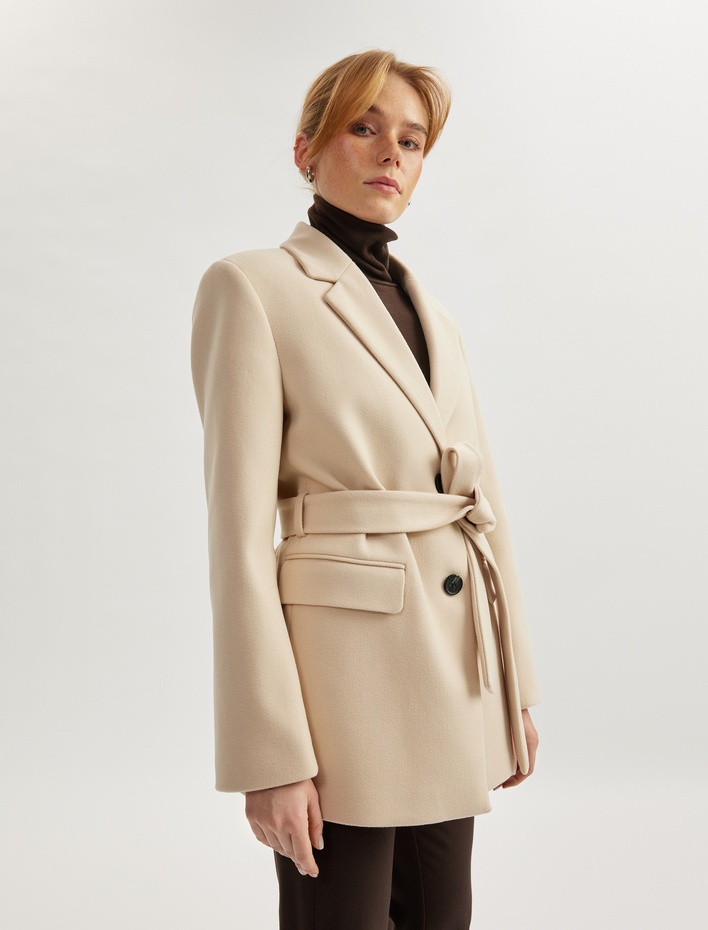  Kemer Detaylı Kruvaze Kısa Kaşe Kaban