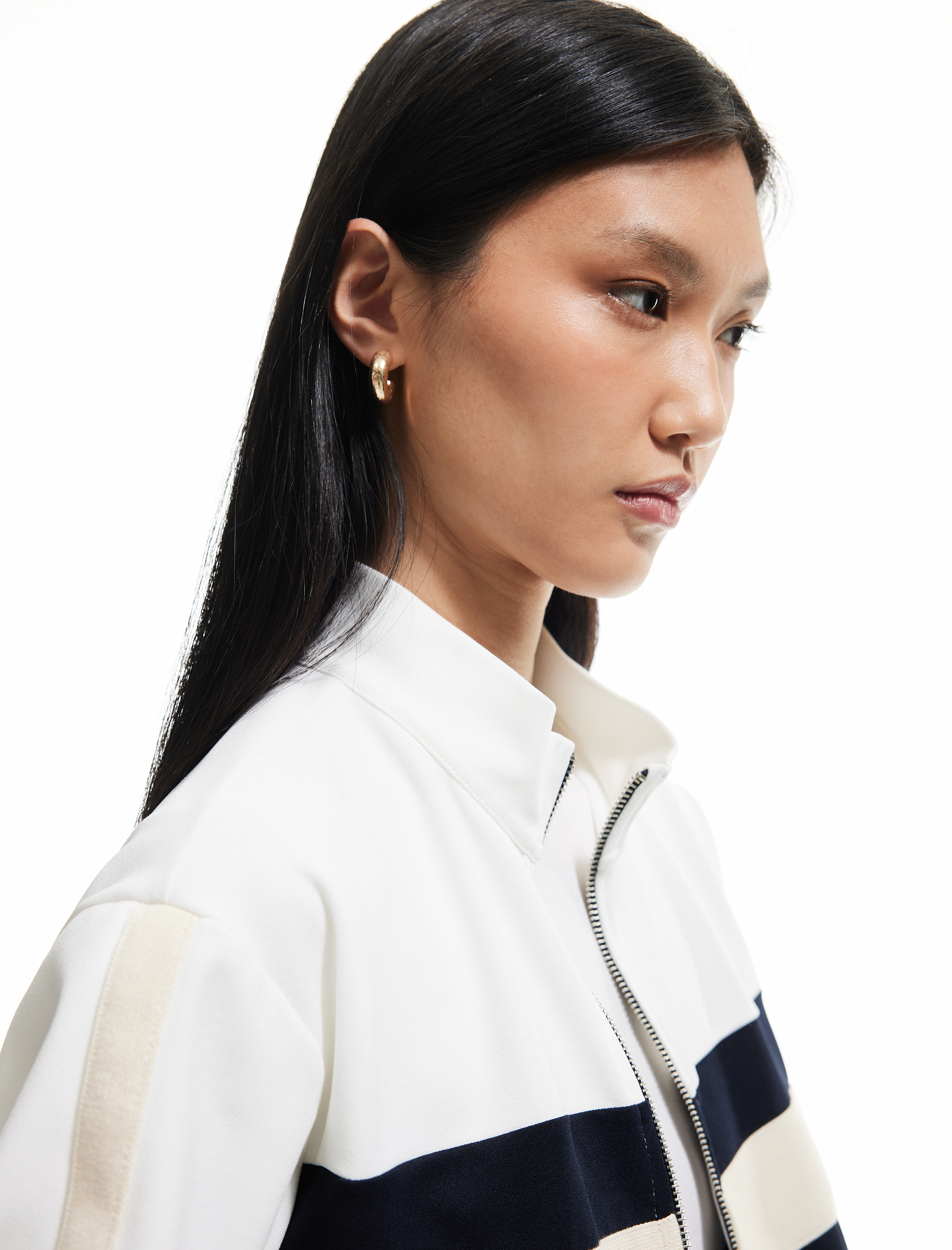   Renk Bloklu Dik Yaka Uzun Kollu Fermuarlı Sweatshirt