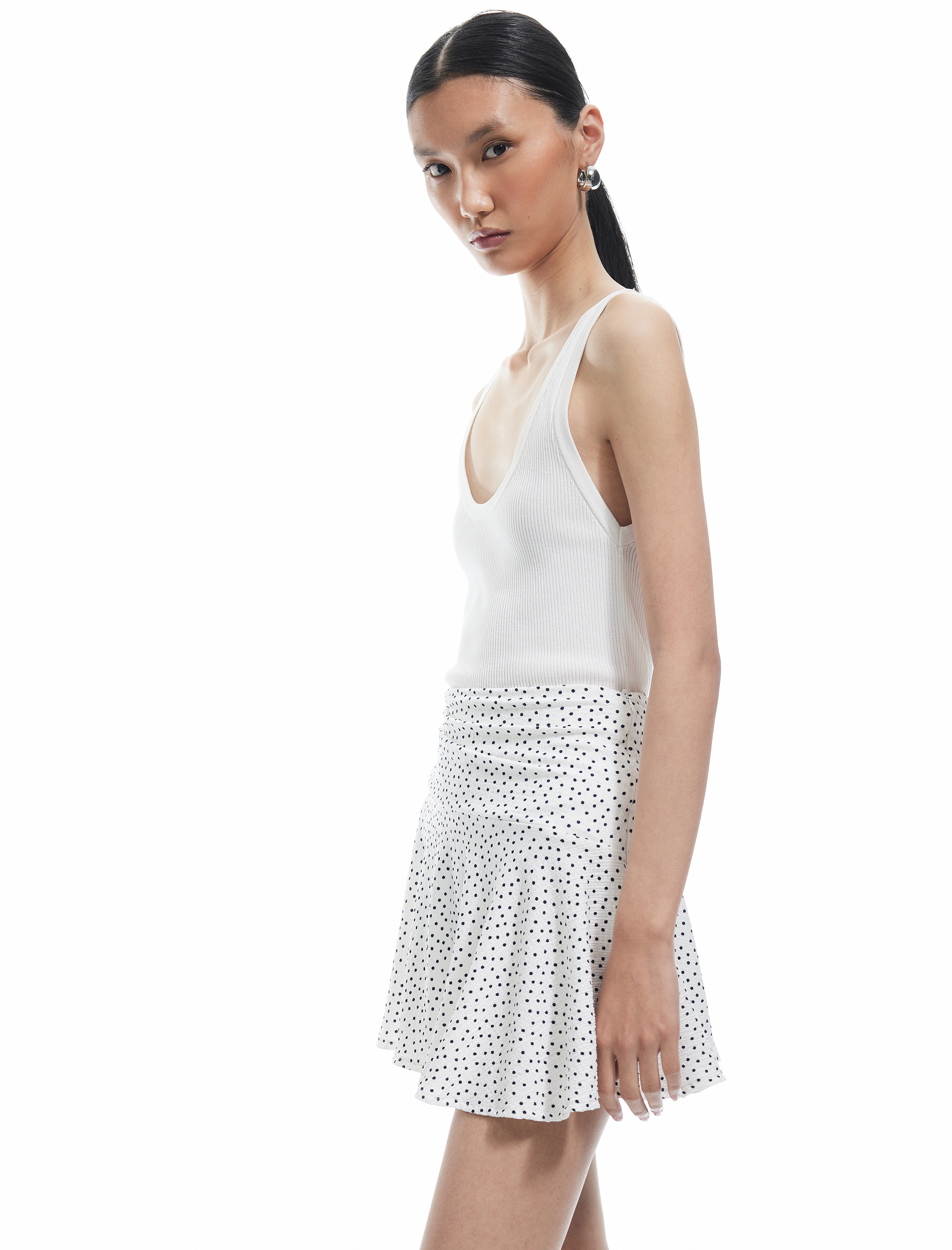   Drape Detaylı Slim Fit Puantiye Desenli Mini Kloş Etek