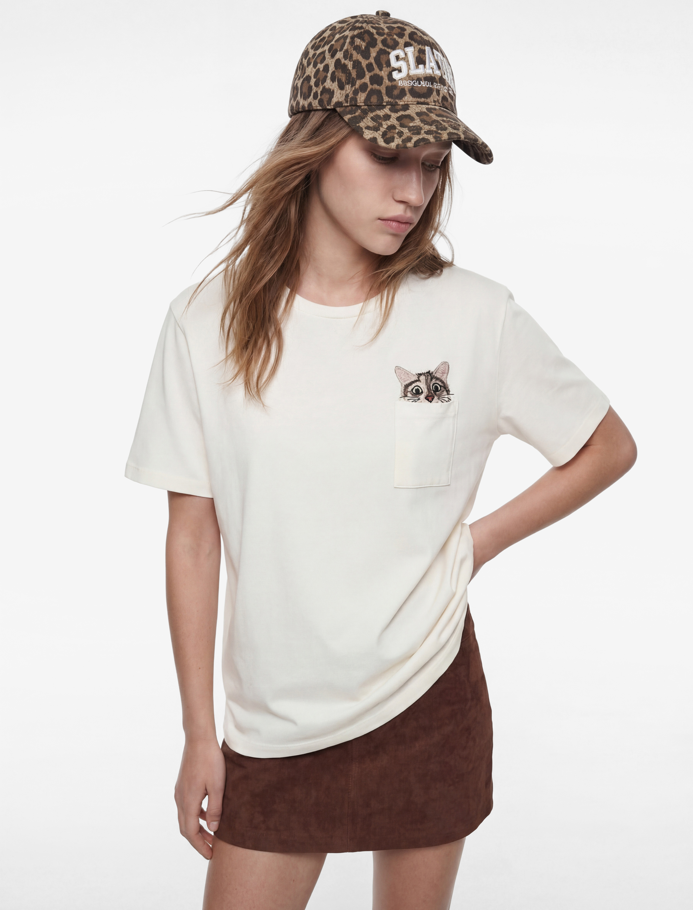   Cep Detaylı Kısa Kollu Bisiklet Yaka Pamuklu Kedi Nakışlı Oversize Tişört