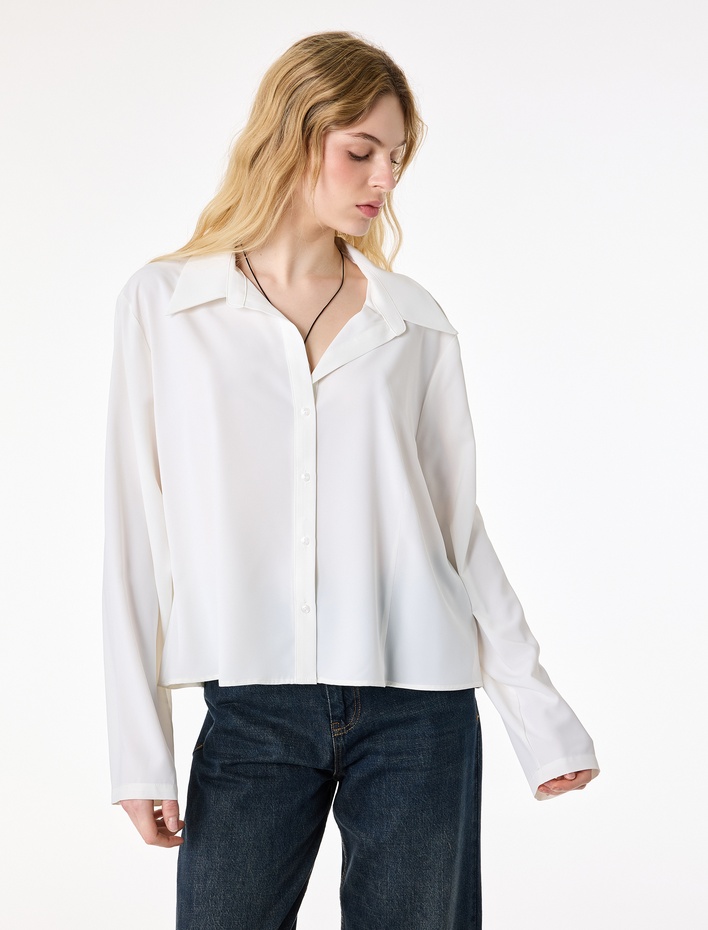  Regular Fit Düğmeli Uzun Kollu Kaçık Yaka Saten Gömlek