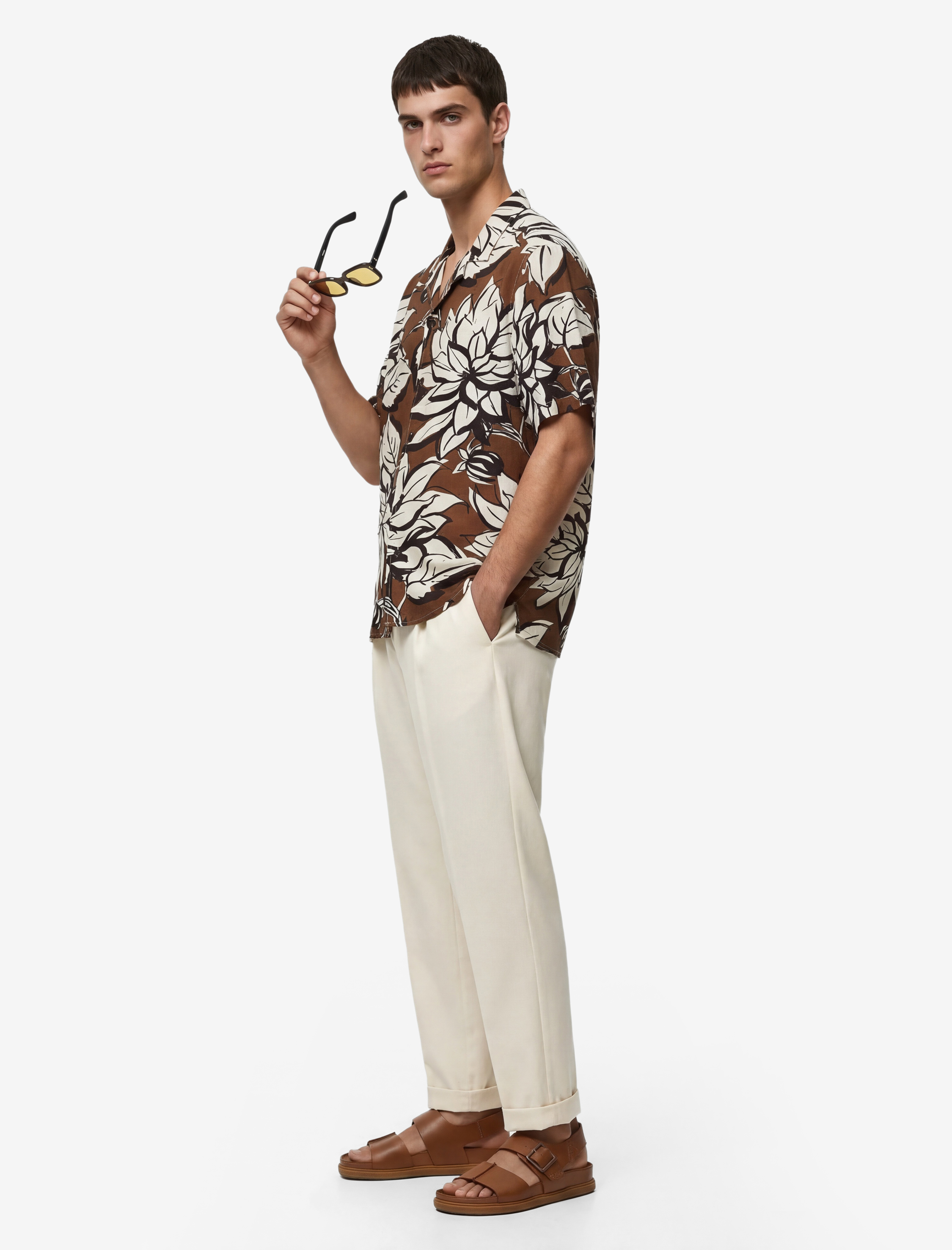   Regular Fit Devrik Yaka Kısa Kollu Viskon Çiçekli Gömlek