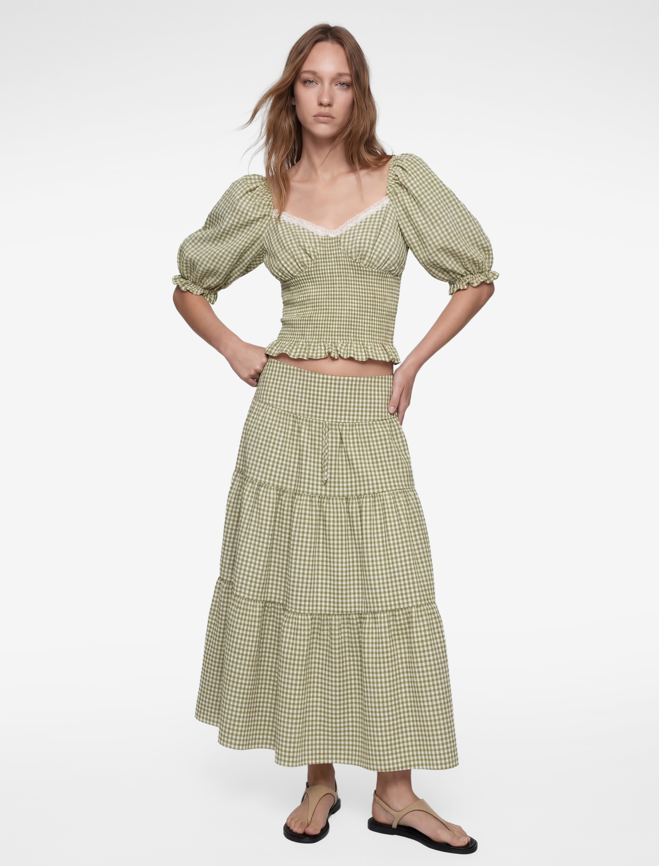   Gipeli Balon Kol V Yaka Dantelli Ekoseli Crop Bluz