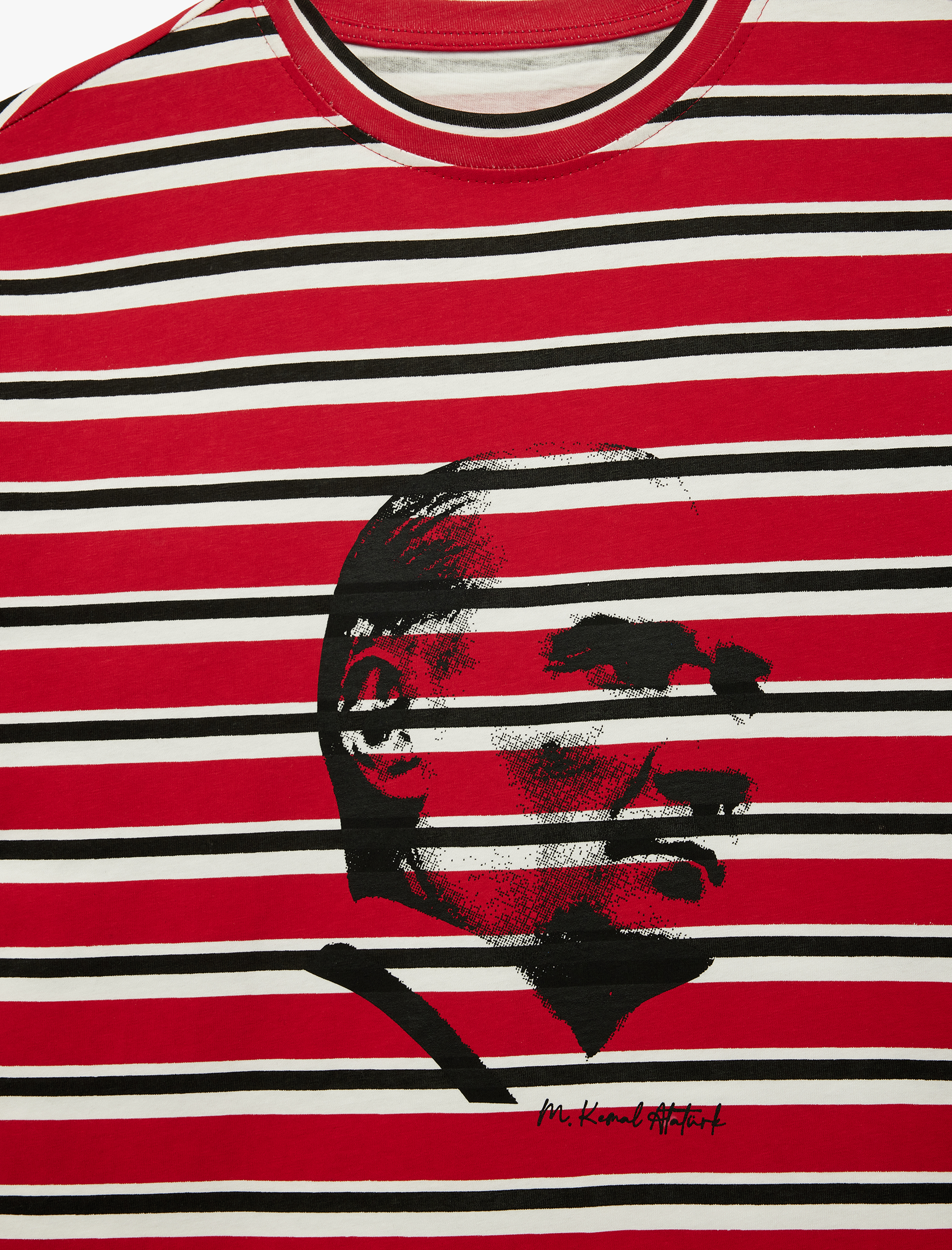  Erkek Çocuk Kısa Kollu Bisiklet Yaka Çizgili Atatürk Baskılı Tişört