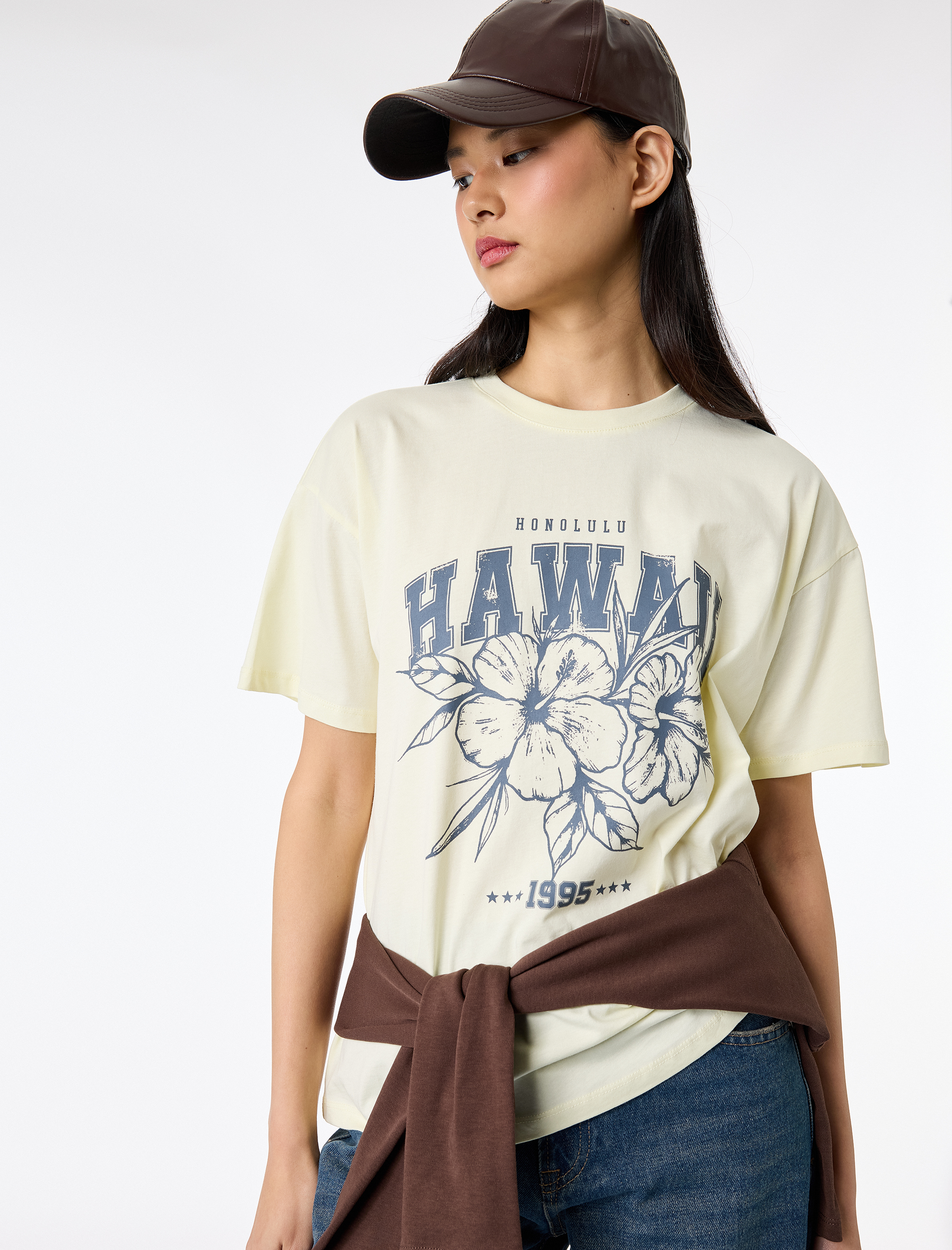   Rahat Kalıp Kısa Kollu Bisiklet Yaka Pamuklu Tişört