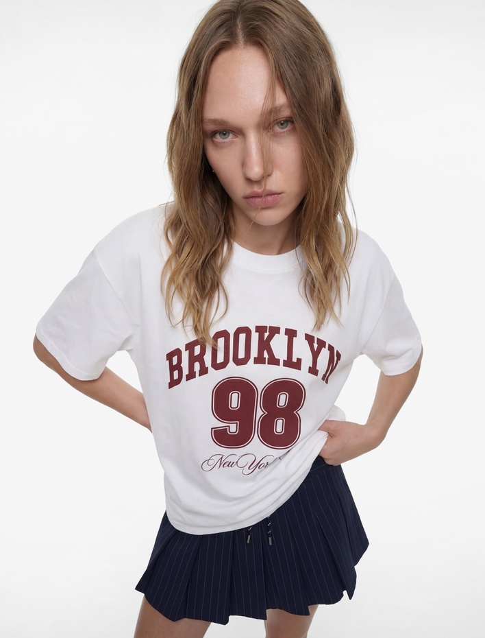  Rahat Kalıp Kısa Kollu Bisiklet Yaka Pamuklu Baskılı Tişört